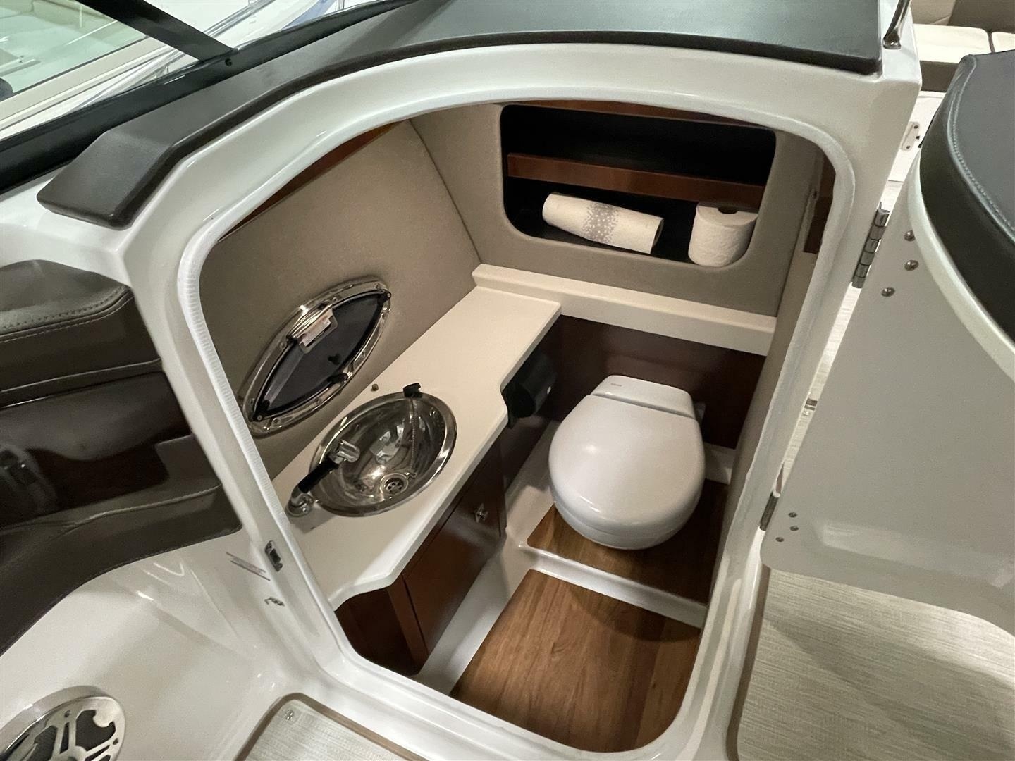 2019 Chaparral 297 SSX - Image 24