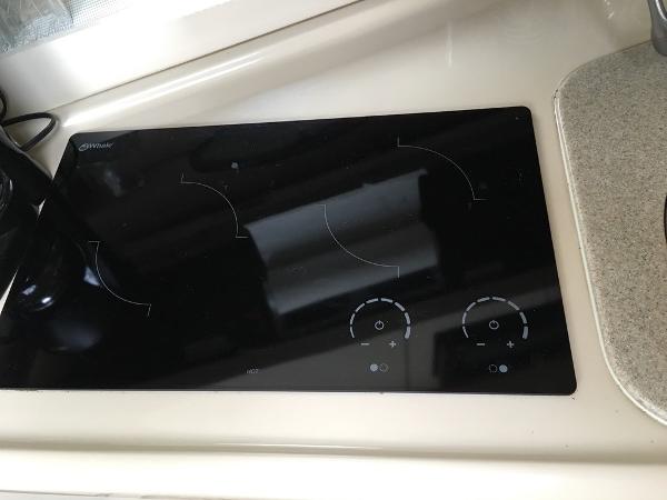 2004 Cruisers Yachts 3372 Express - 57