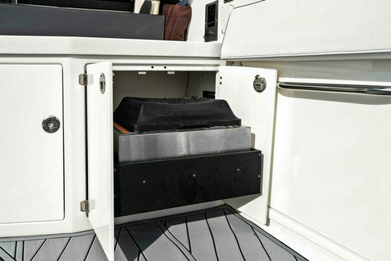 2023 Monterey 385 SS - Image 22