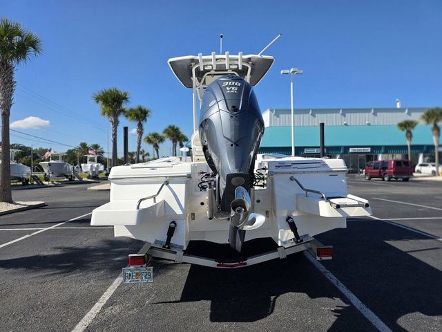2023 Robalo 246 Cayman - 7