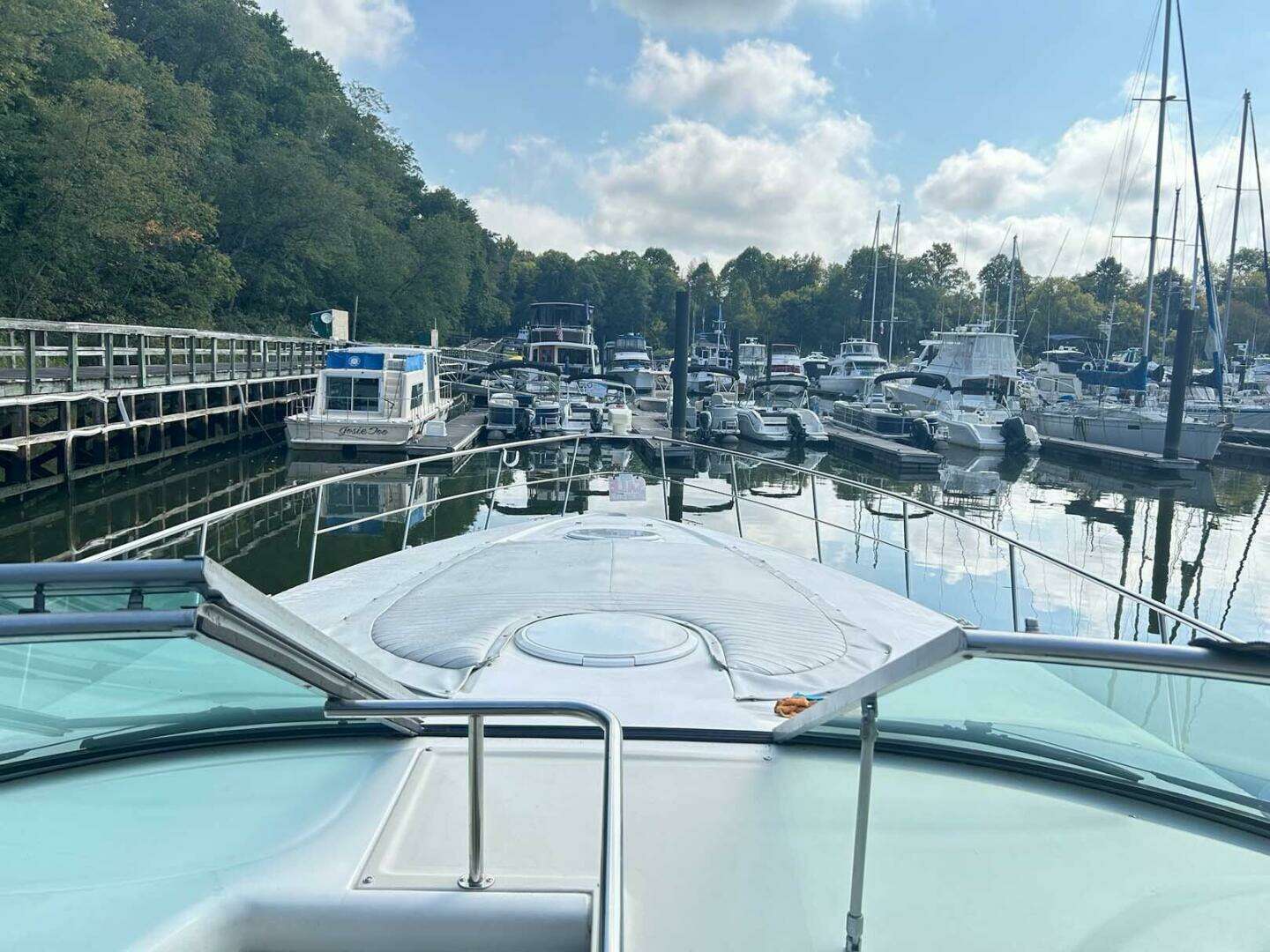 1997 Cruisers Yachts 4270 Esprit - Image 4