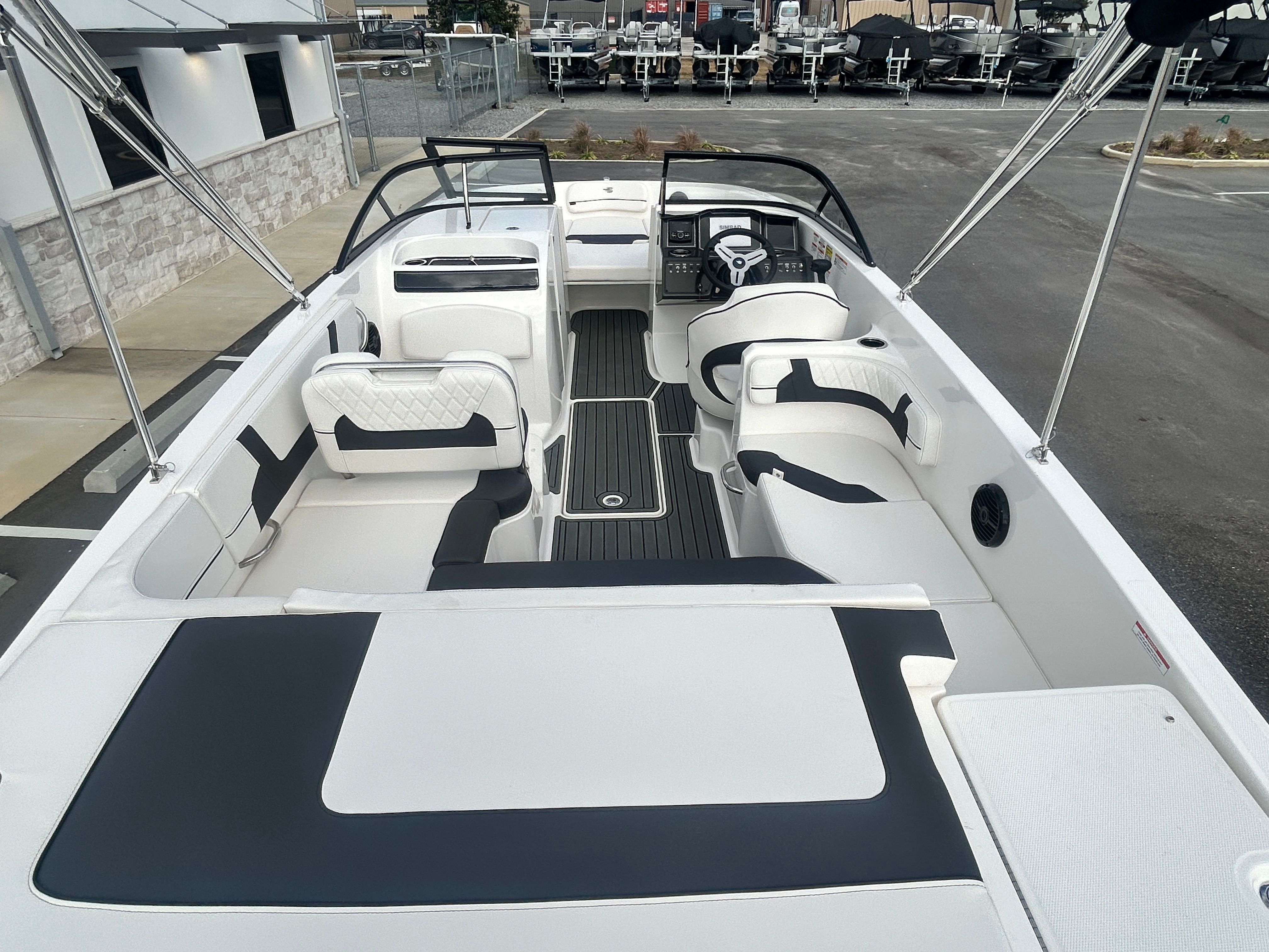 2026 Bayliner VR6OB - 12