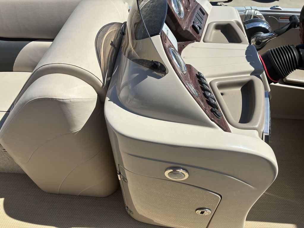 2014 Avalon 2485QL Wind Jammer - 17
