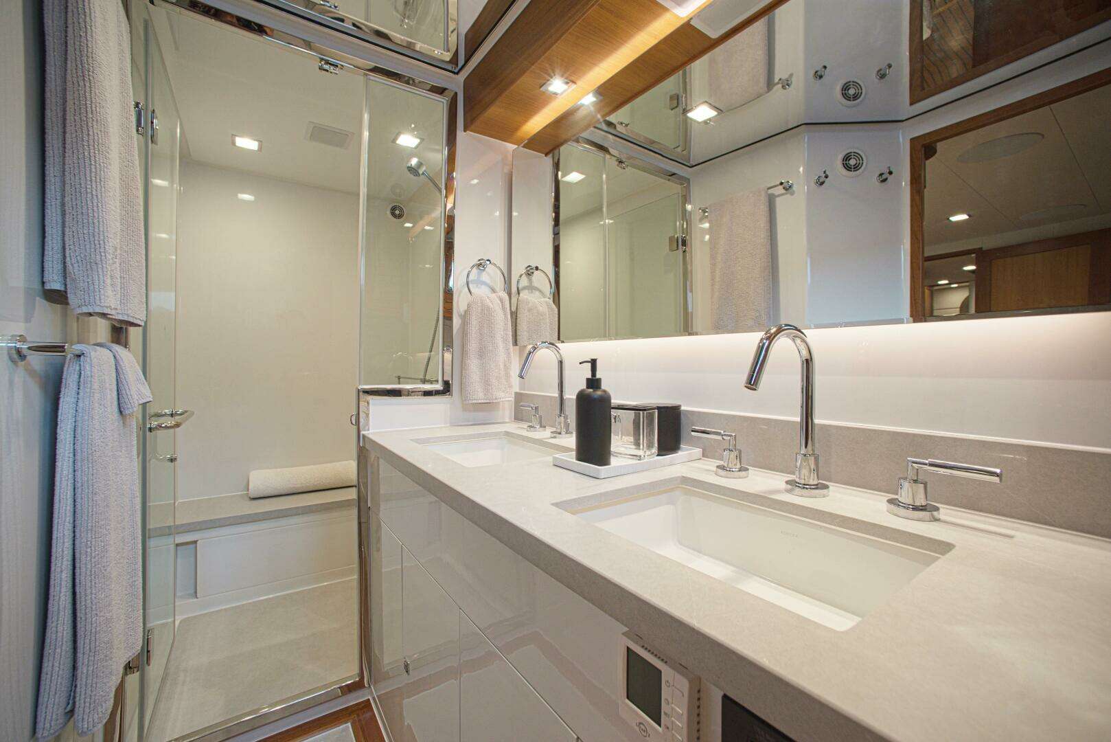 2023 Marlow Explorer 70E-CB - Image 19