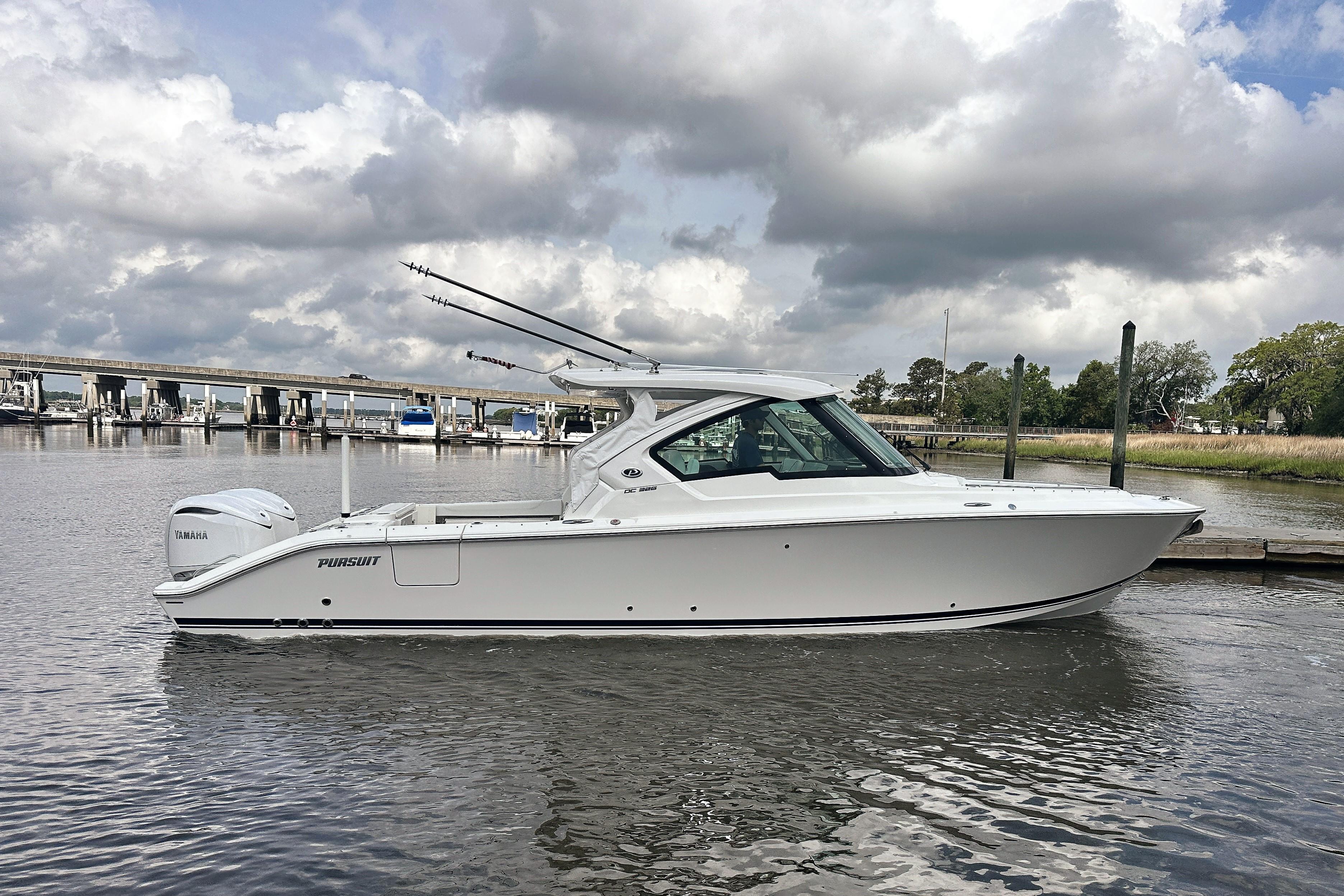 2025 Pursuit DC 326 Dual Console