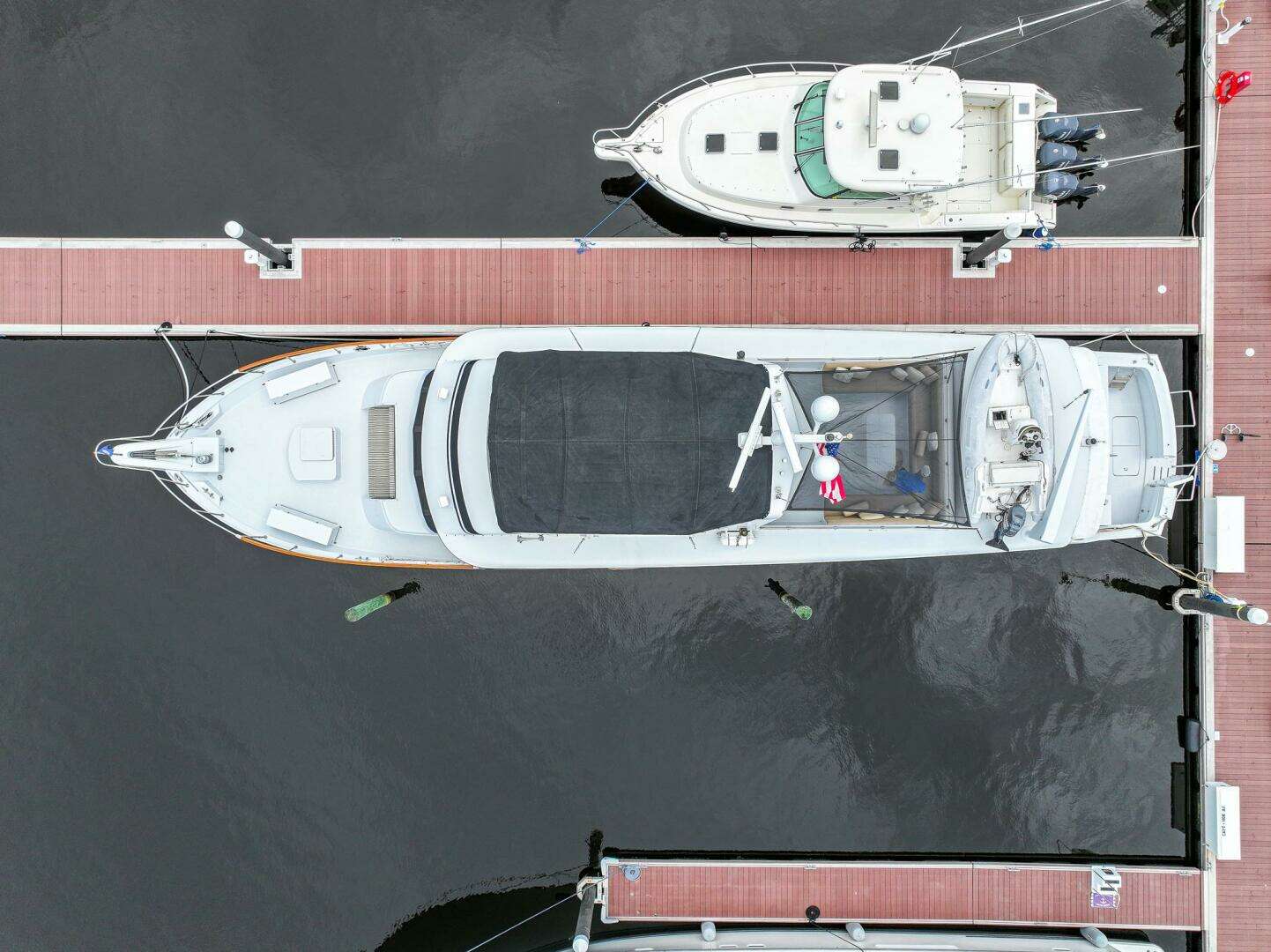 1989 Hatteras 80 Cockpit Motor Yacht - Image 3