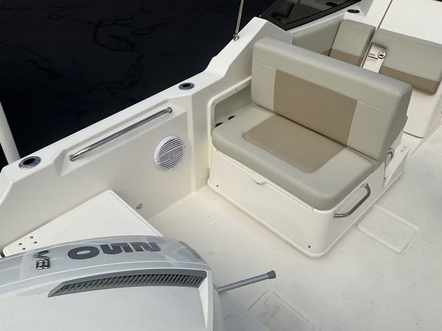 2024 Boston Whaler 210 Vantage - 7