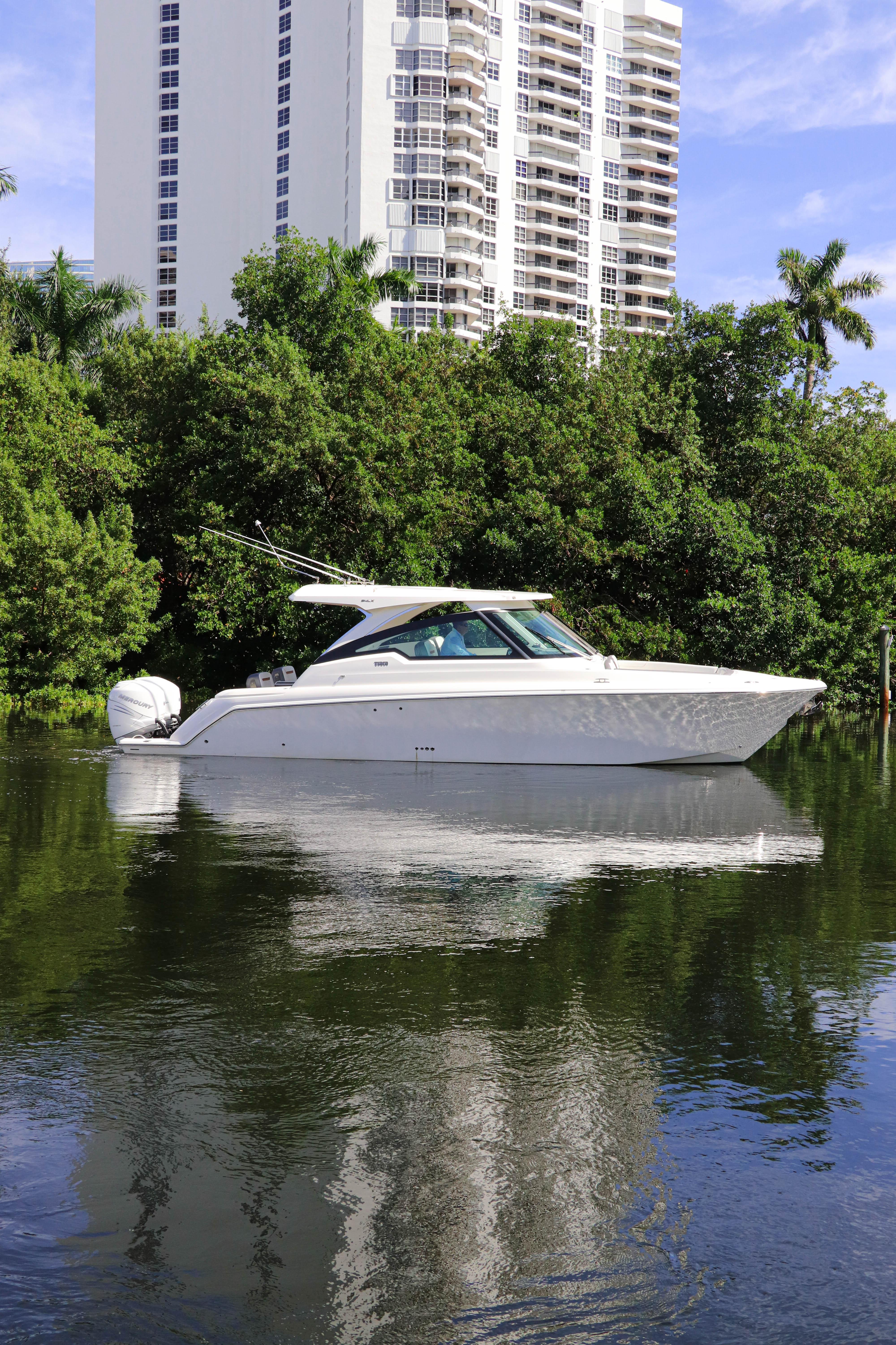 2021 Tiara Sport 34 LX