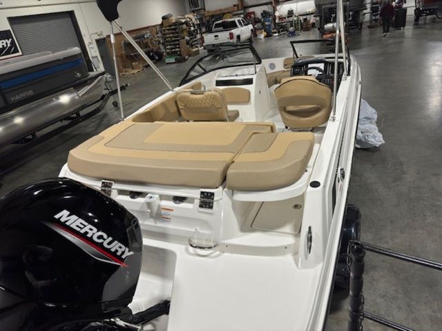 2024 Bayliner VR5 Bowrider OB - 5