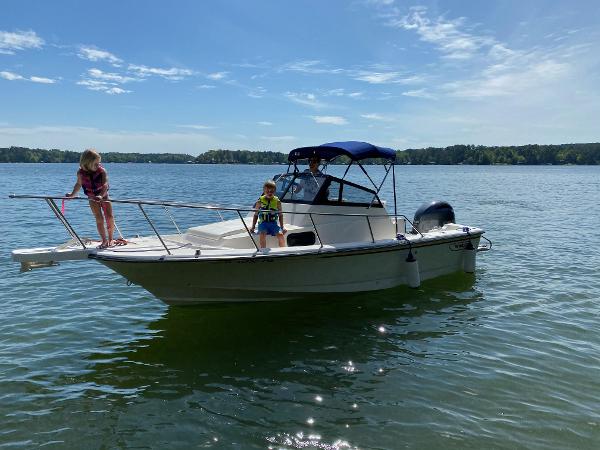 1992 Boston Whaler 21' Walkaround - 20