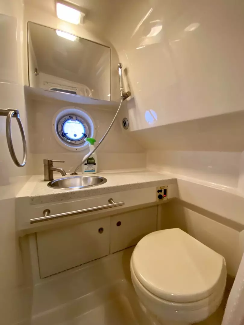 2013 Sea Ray 310 Sundancer - Image 22