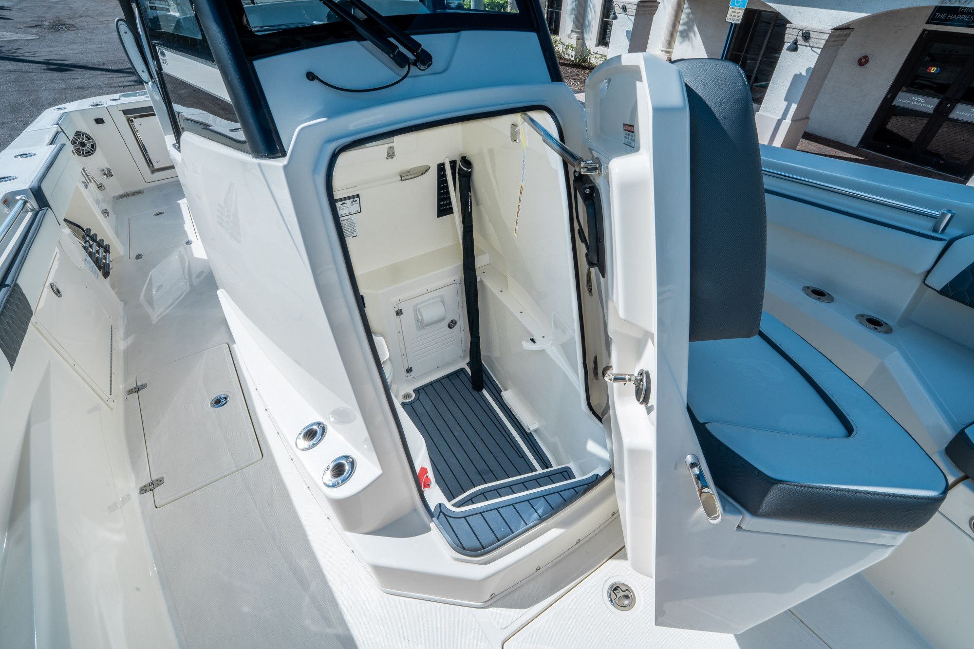 2026 Cobia 305 Center Console - 34