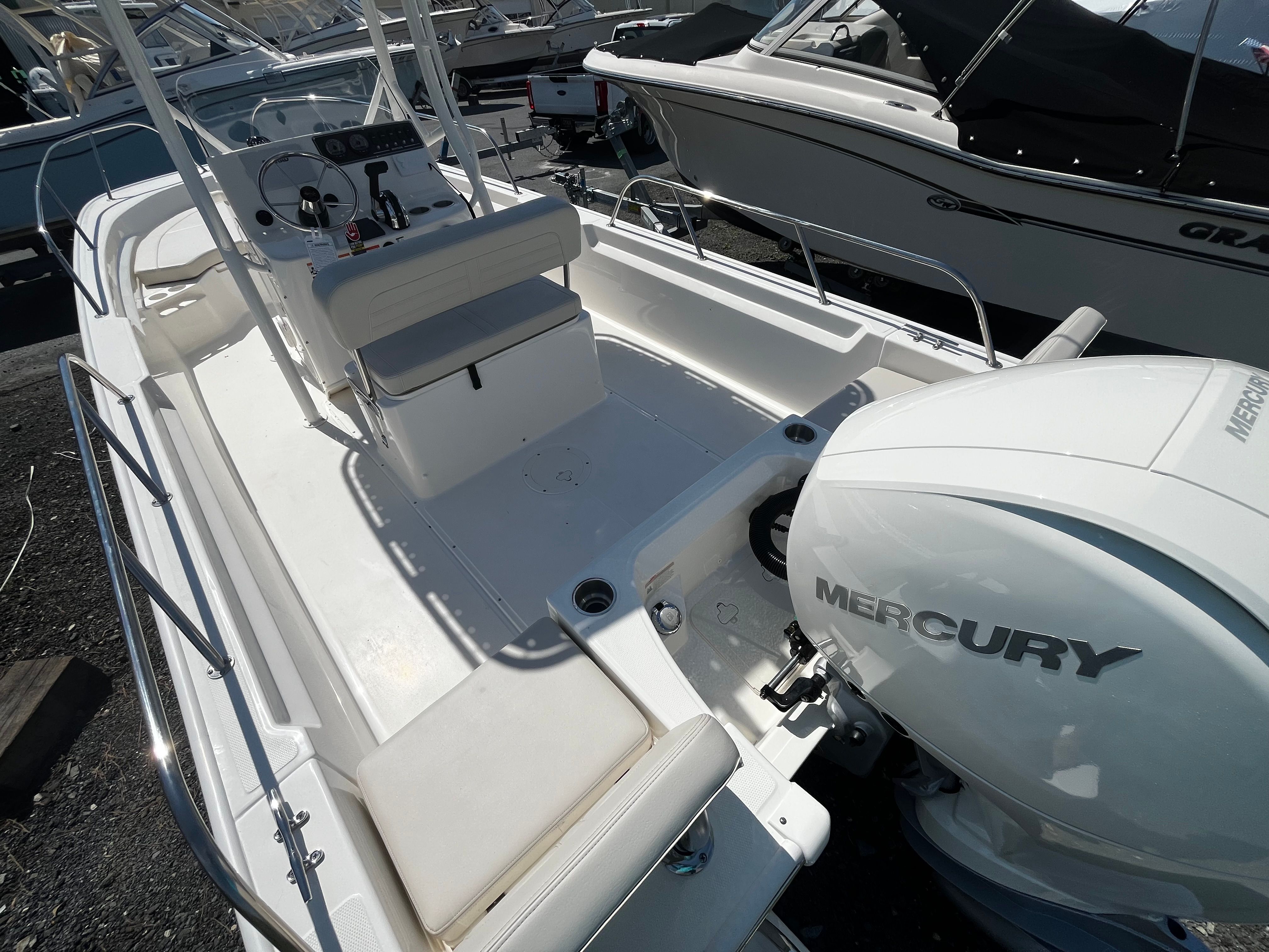 2026 BOSTON WHALER 190 MONTAUK - Image 20