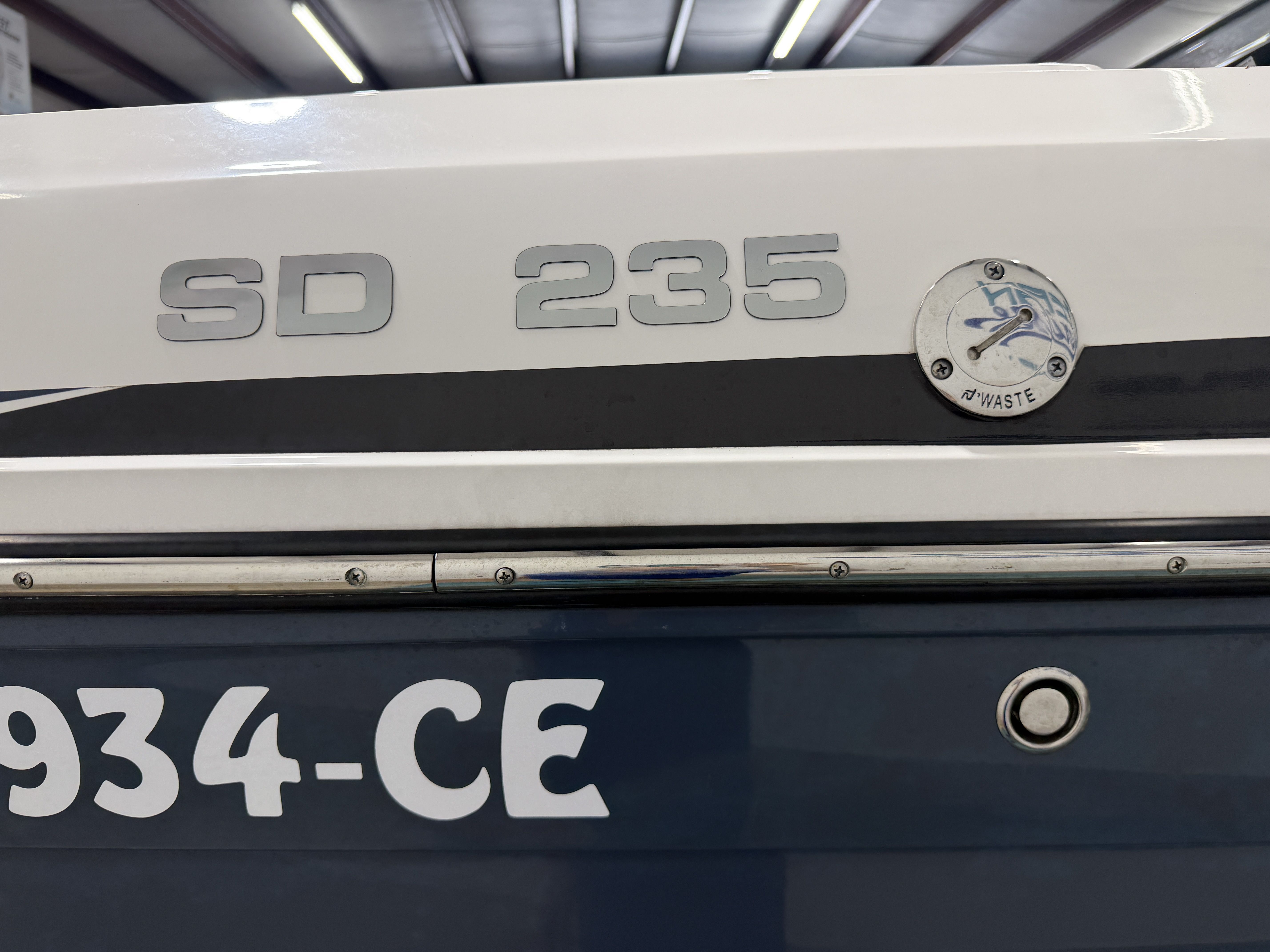 2023 Hurricane SunDeck 235 OB - 7