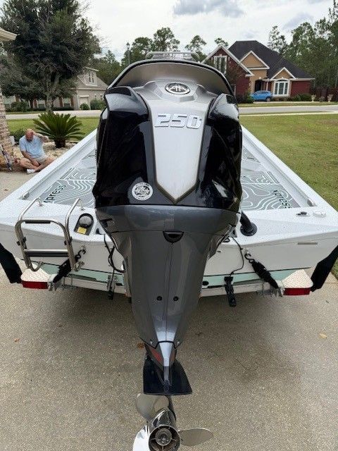 2022 Xpress H24B Bay - 17
