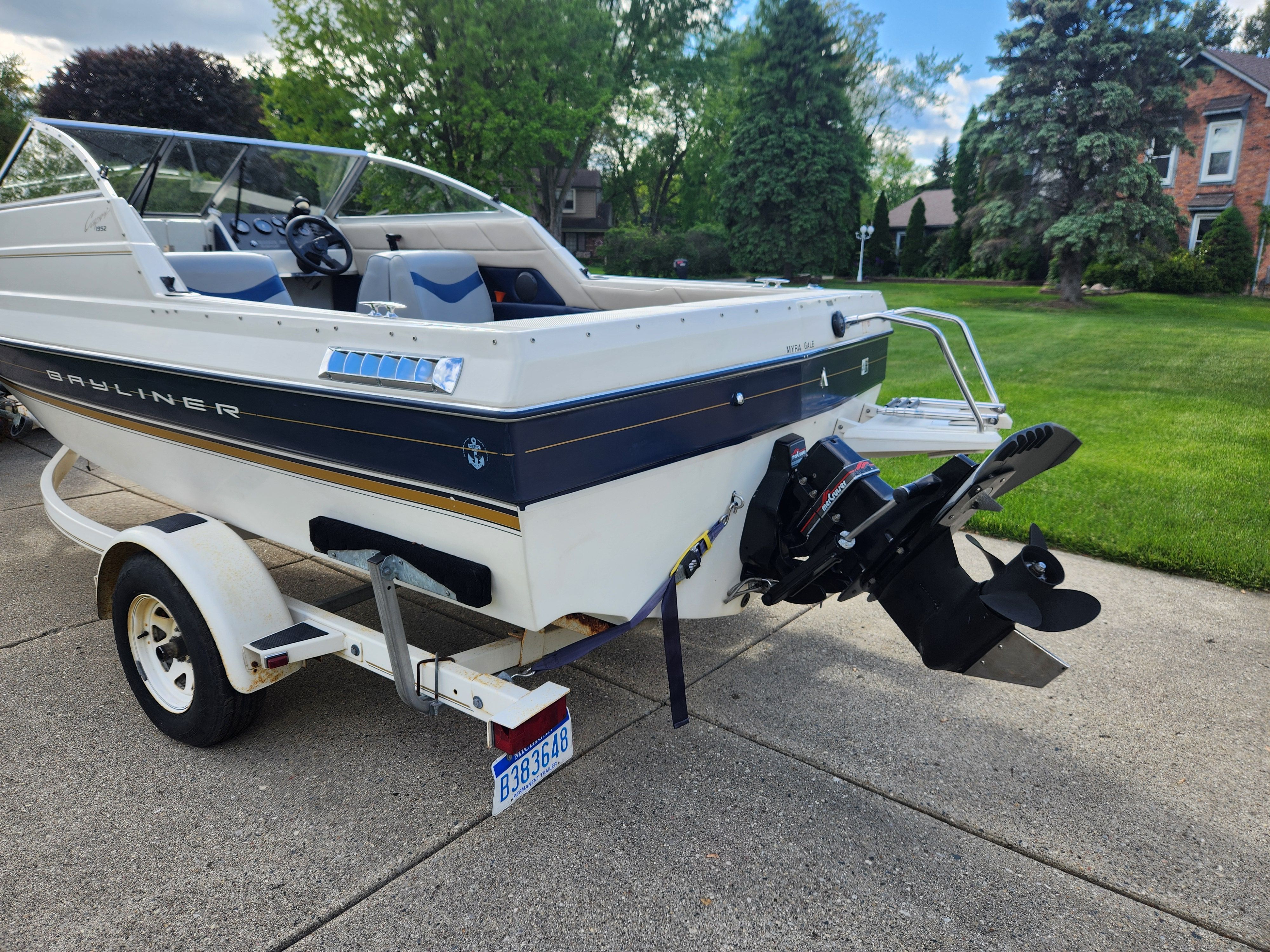 1996 Bayliner 1952 Capri Cuddy - 41