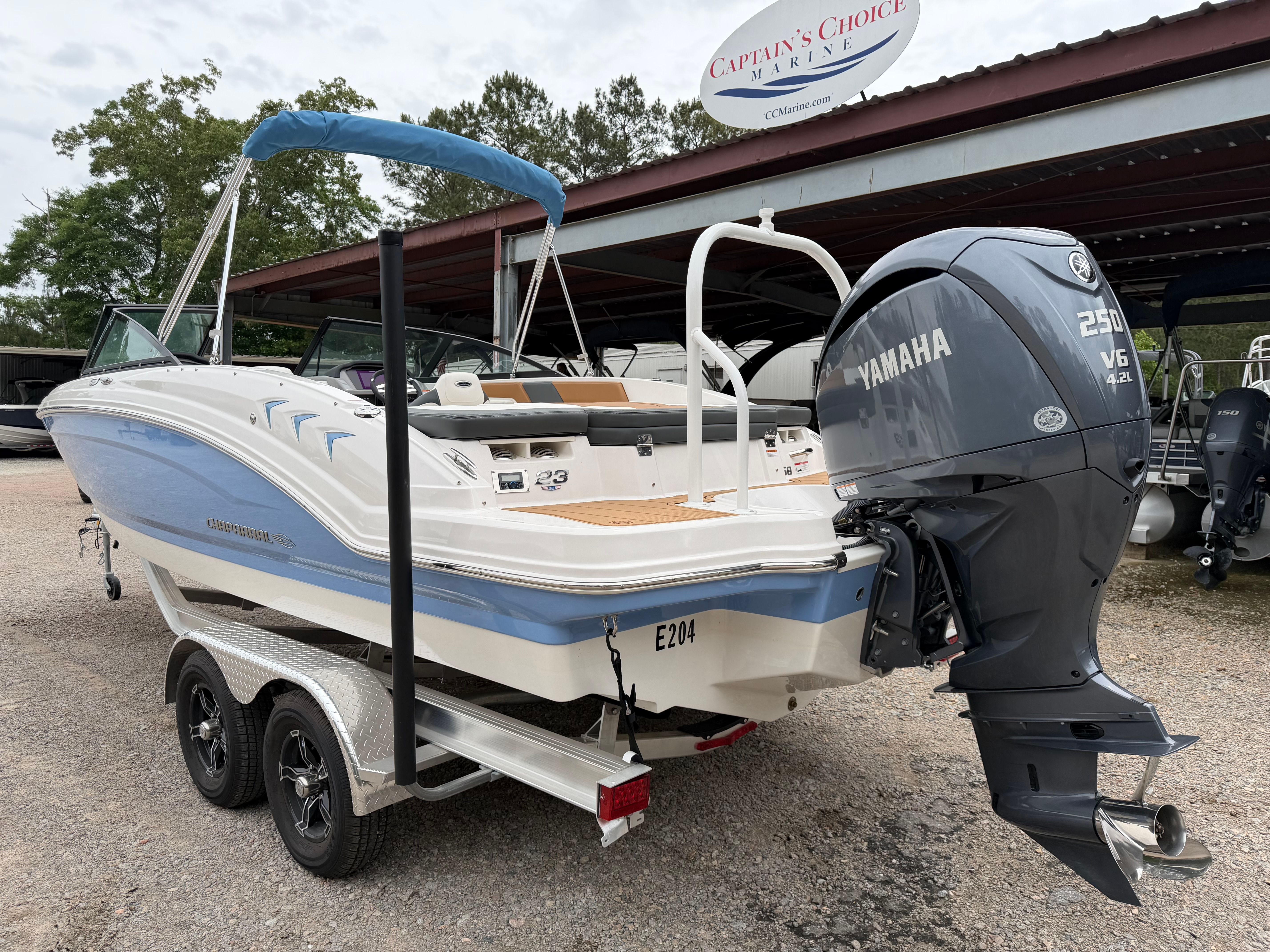 2025 CHAPARRAL 23 SSI OB - Image 5