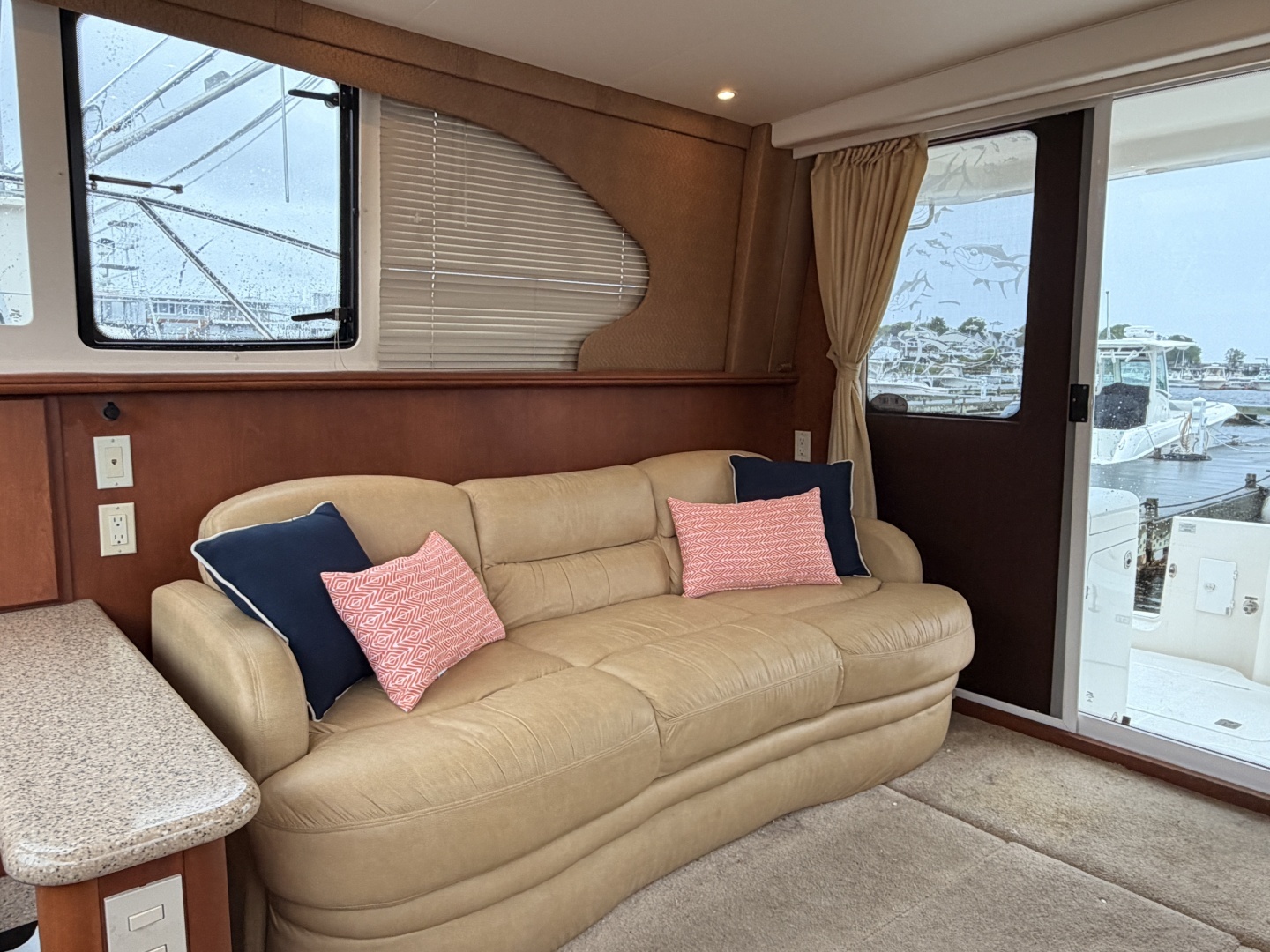 2006 Silverton 38 Convertible - Image 12