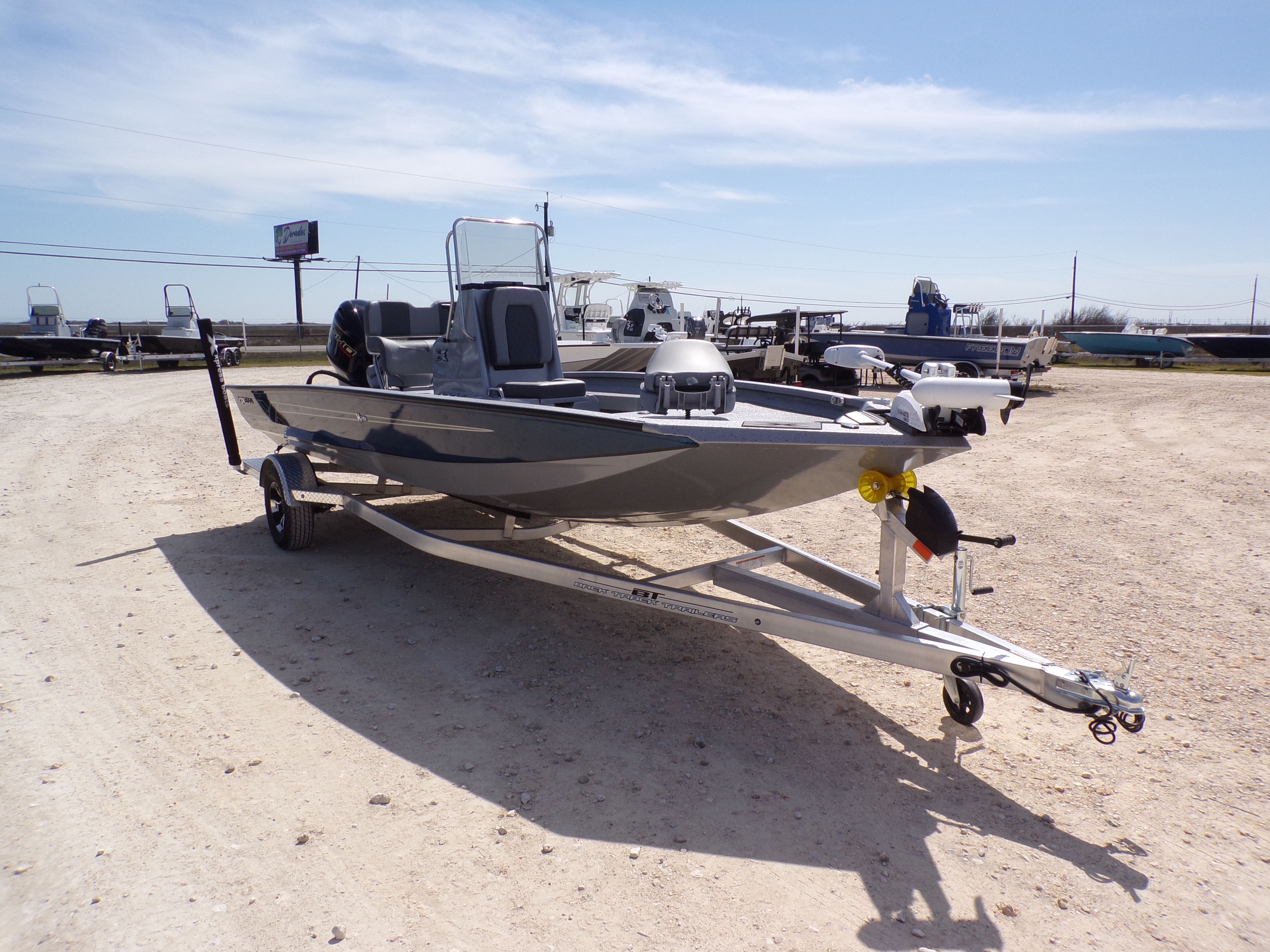 2025 Xpress H20B Bay - 7