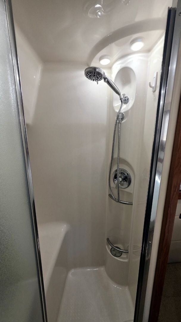 1999 Bayliner 4087 CPMY - Image 34
