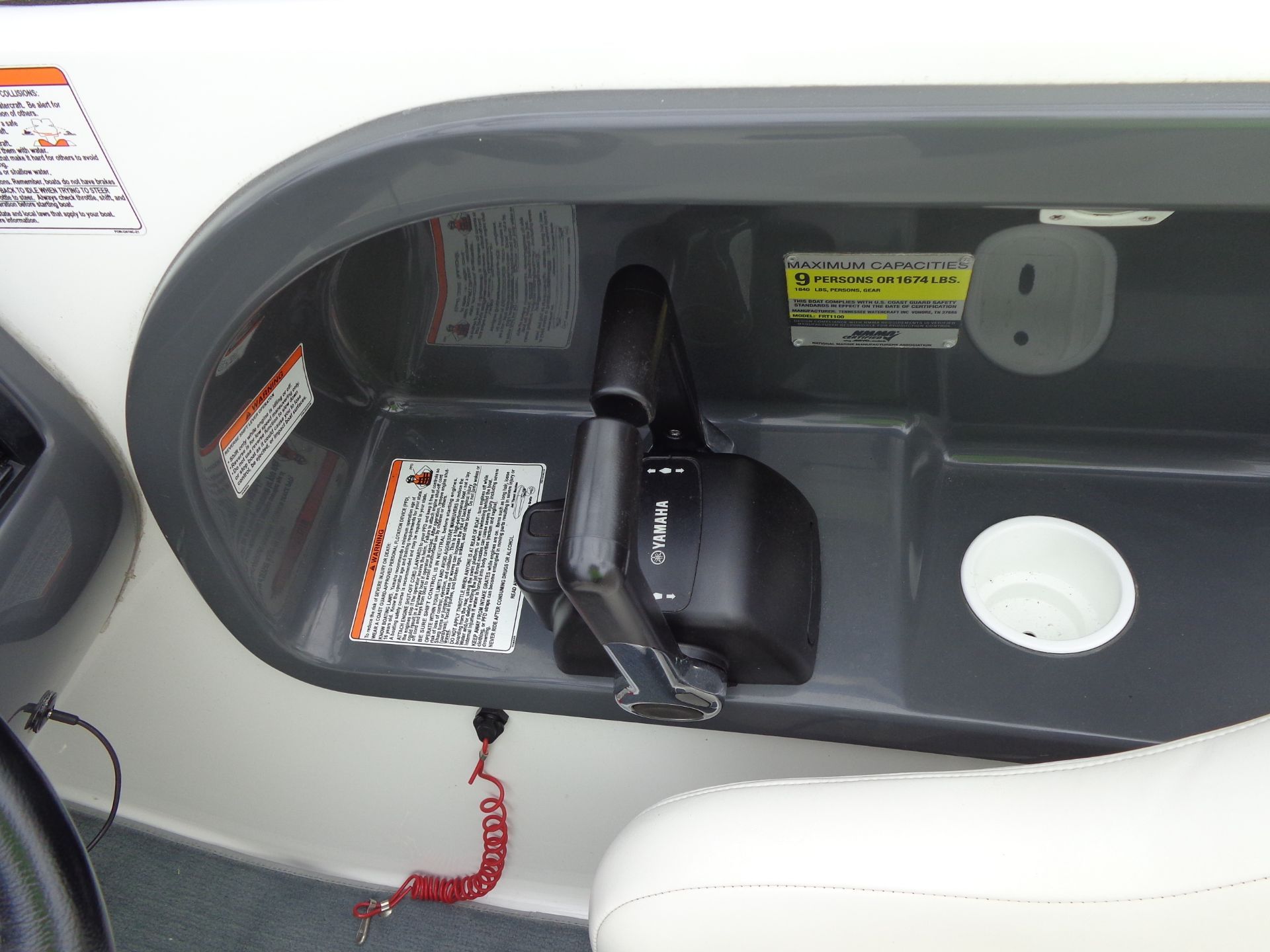 2008 Yamaha Boats AR210 - 32