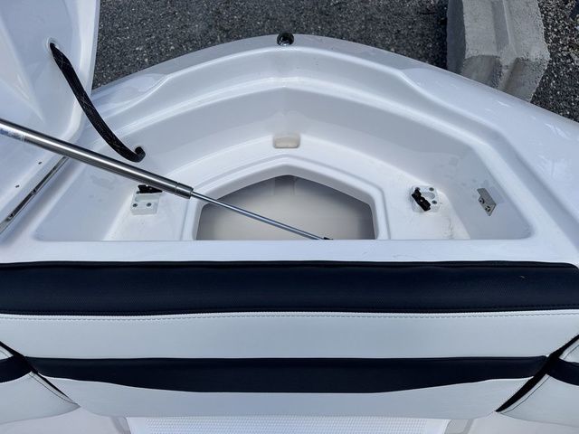 2026 Yamaha Boats 275SD - 28