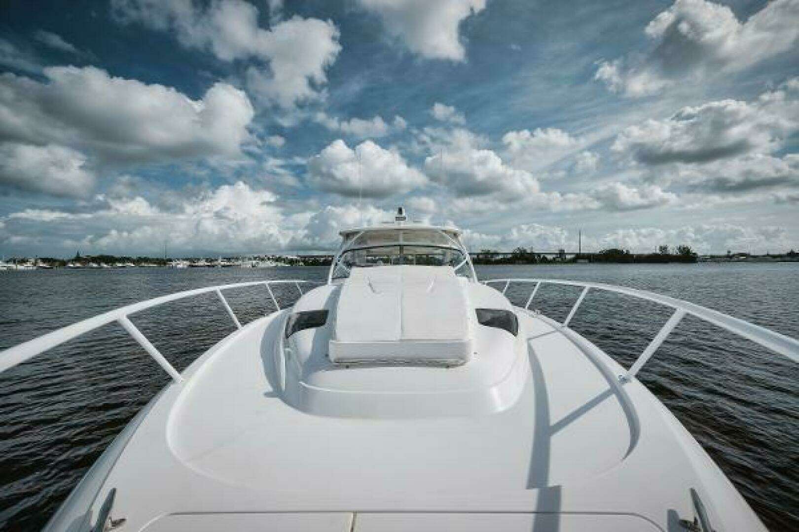 2018 Intrepid 475 Sport Yacht - Image 14