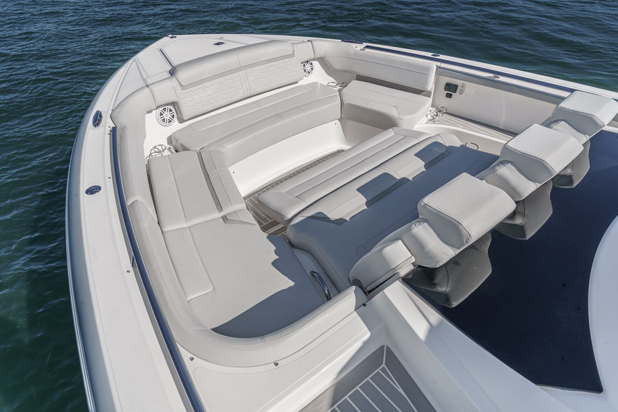 2023 Tiara Yachts 48 LS - 13