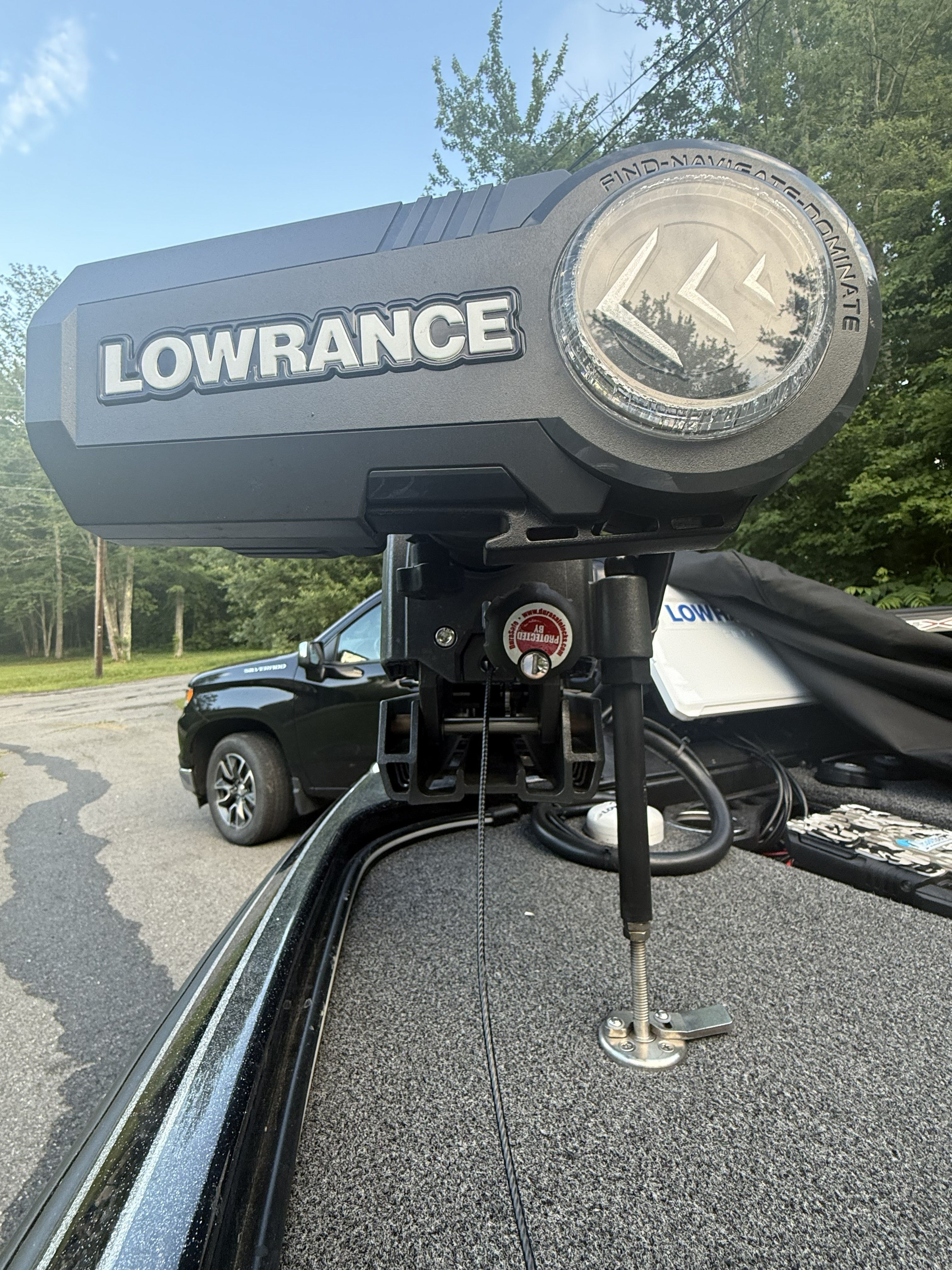 Close-up of a Lowrance device on a Nitro Z21 XL Pro boat.