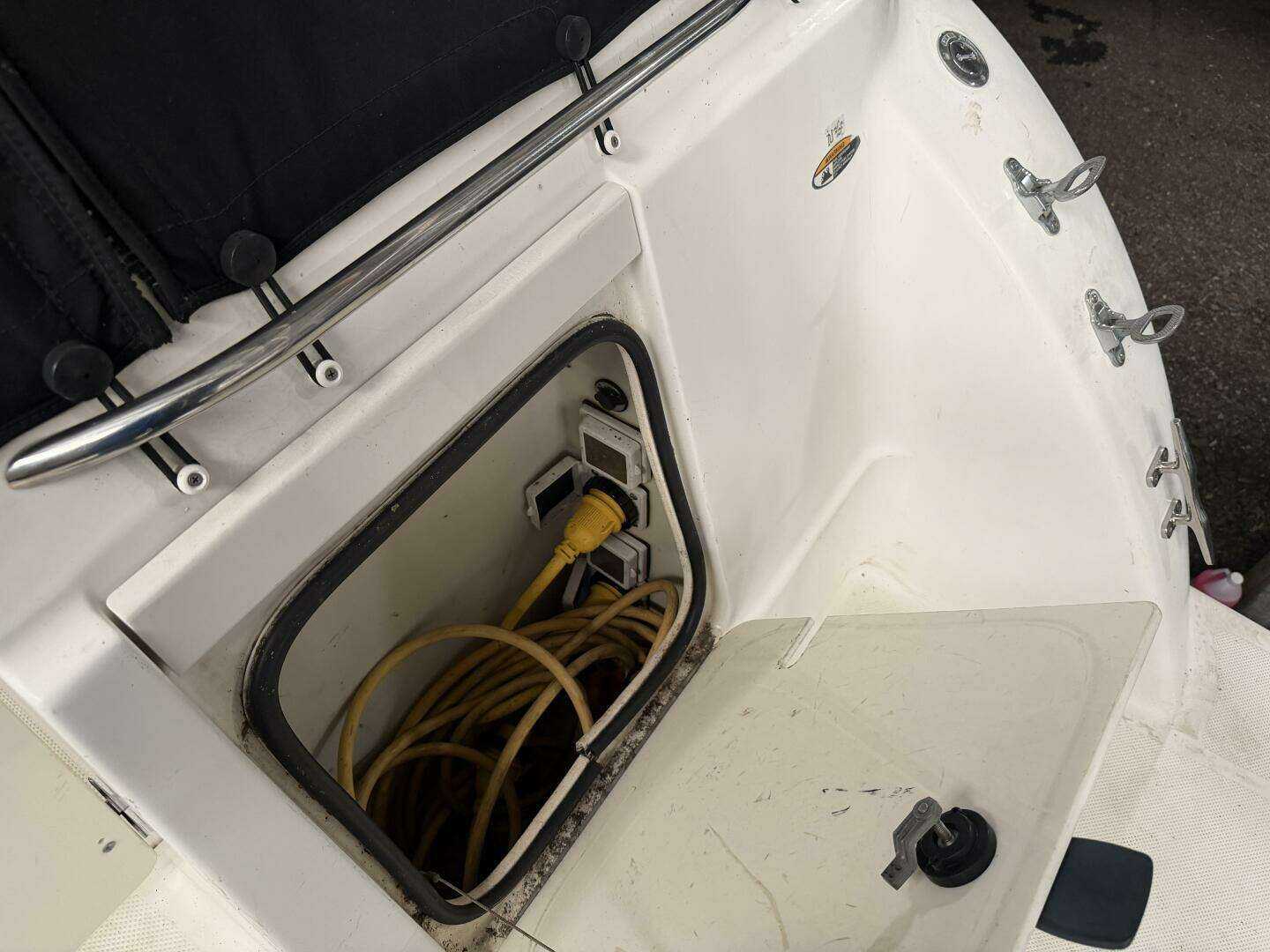 2001 Maxum 3300 SCR - Image 47