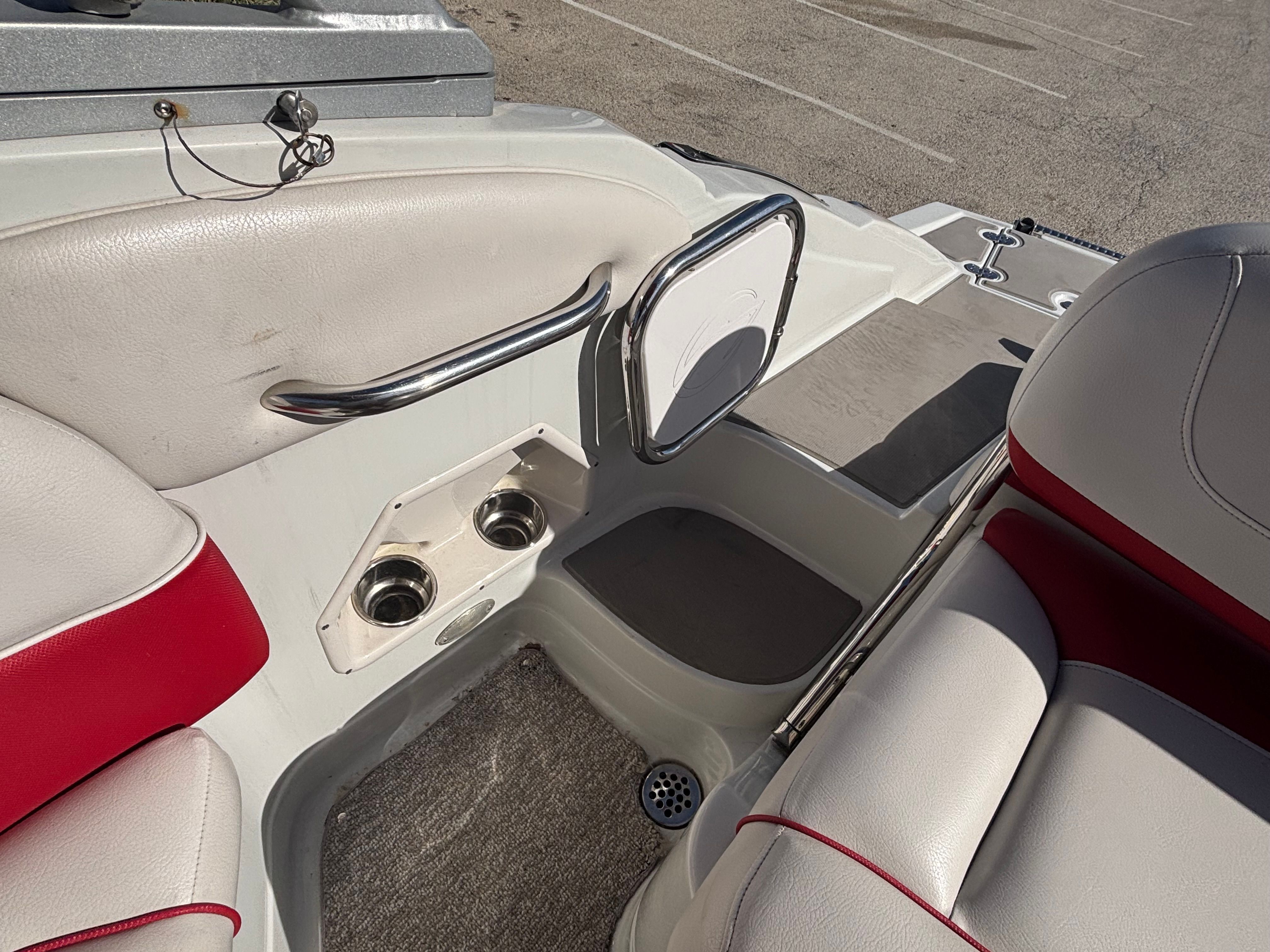 2014 CROWNLINE E2 - Image 11