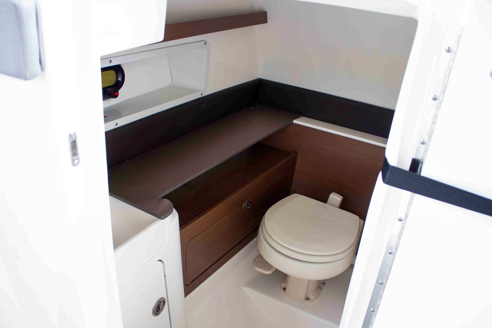 2024 Sea Ray SDX 290 - Image 12