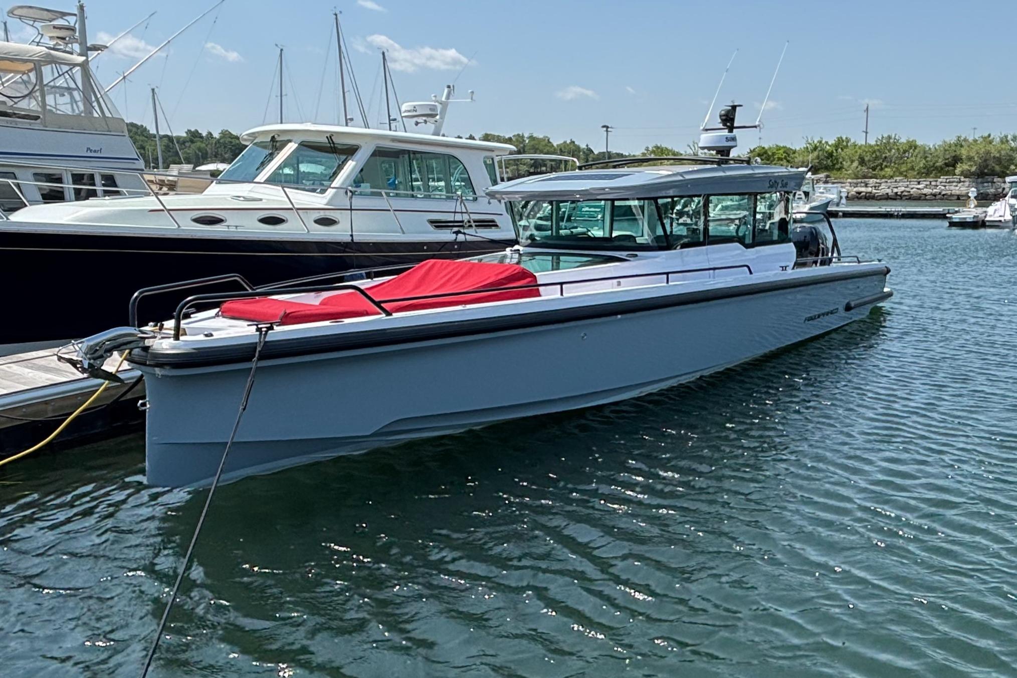 2022 Axopar 37 XC Cross Cabin
