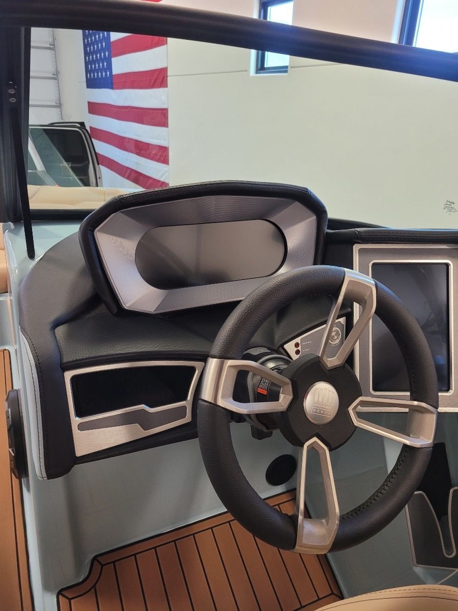 2022 MasterCraft XT24 - 5