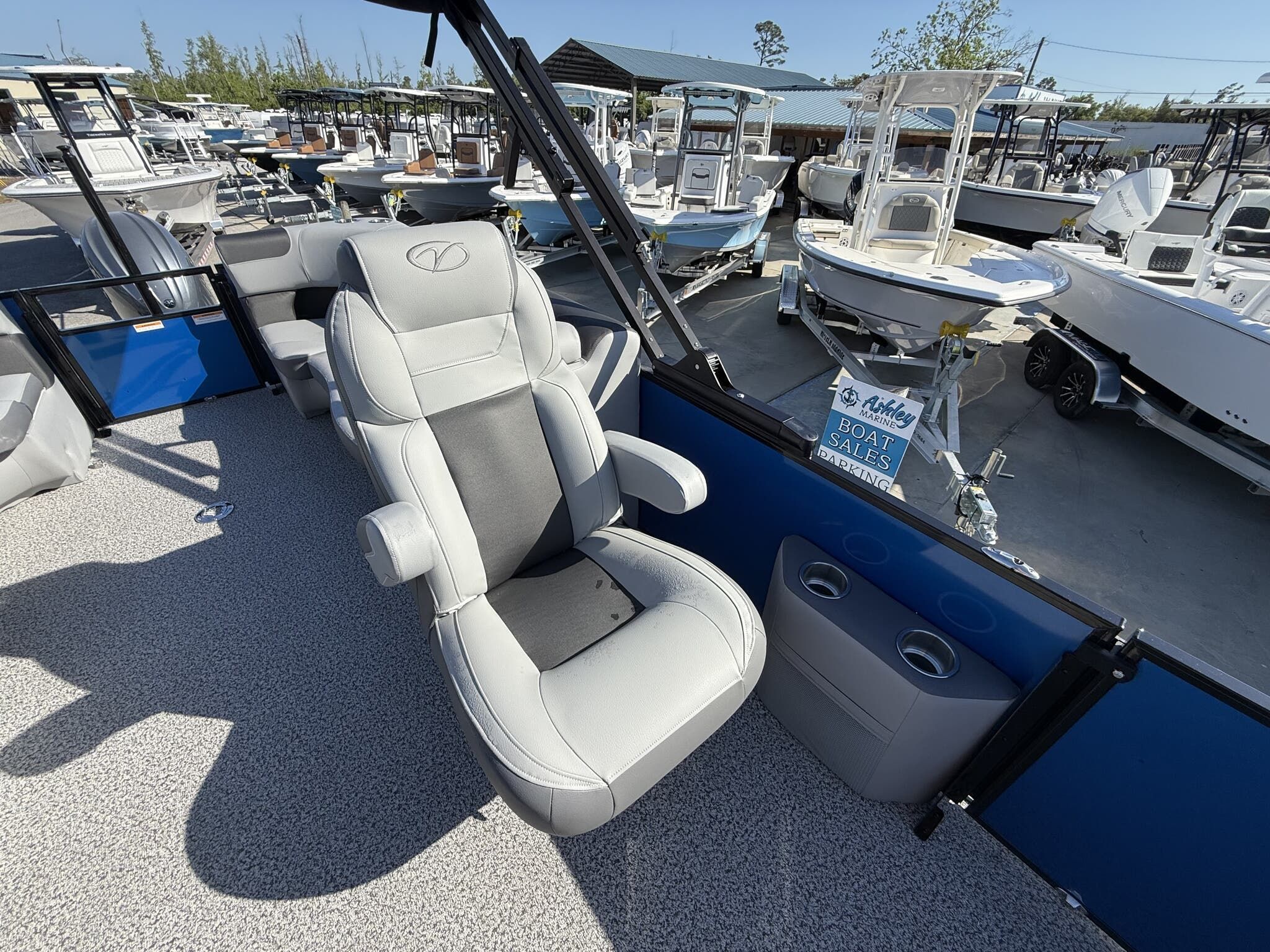 2026 Veranda Relax Series 22RC Tri-toon-200HP - 11