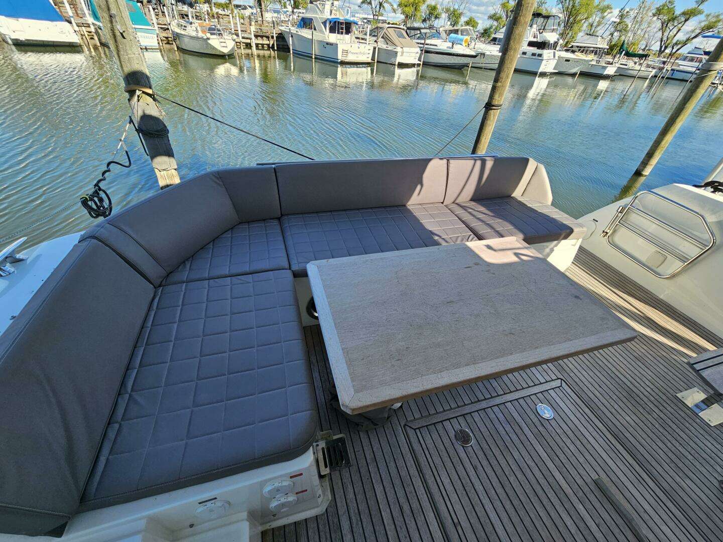 2018 Prestige 460 Fly - Image 3