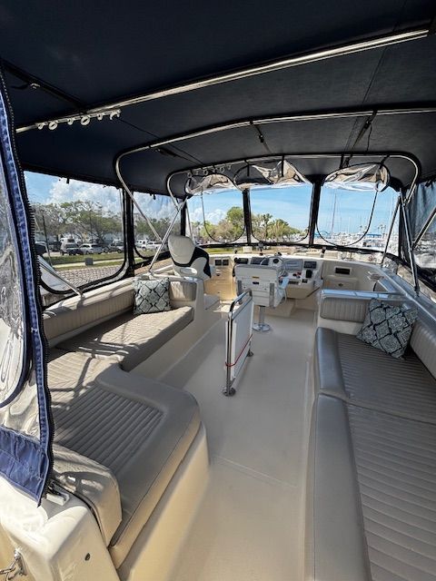 2005 Mainship 400 Trawler - 17