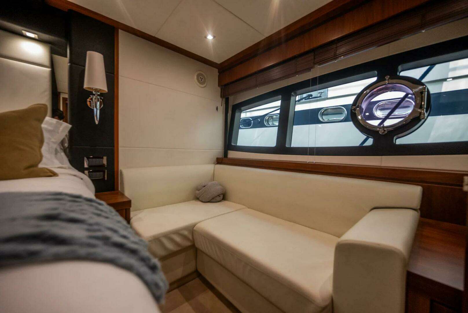 2015 Sunseeker 75 - Image 22