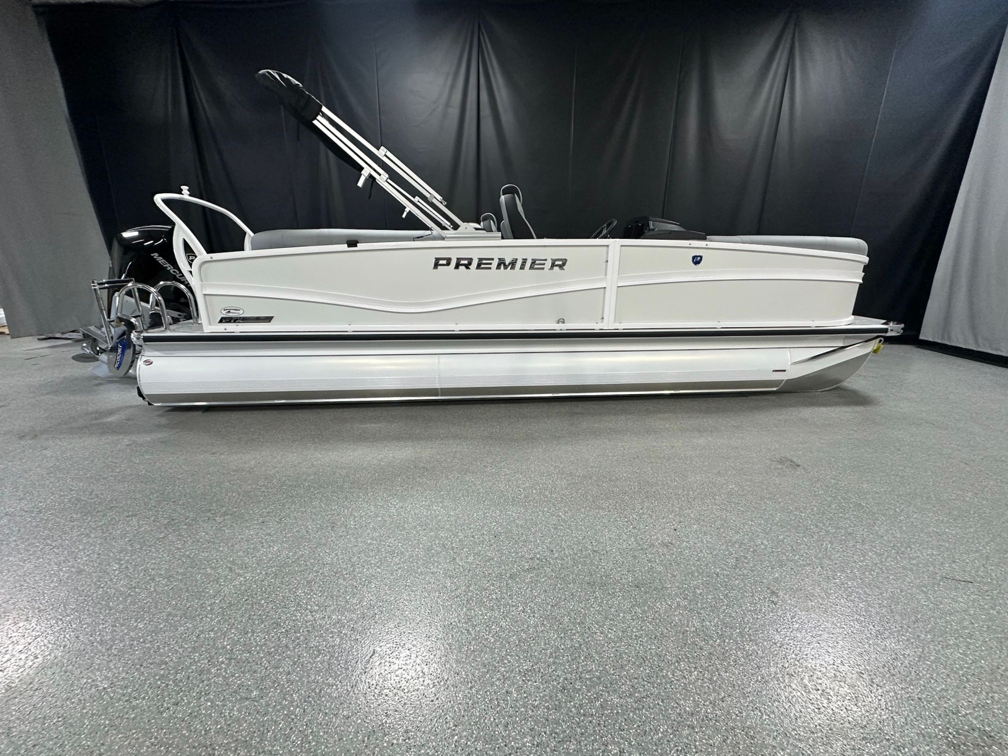 2026 Premier 230 Solaris