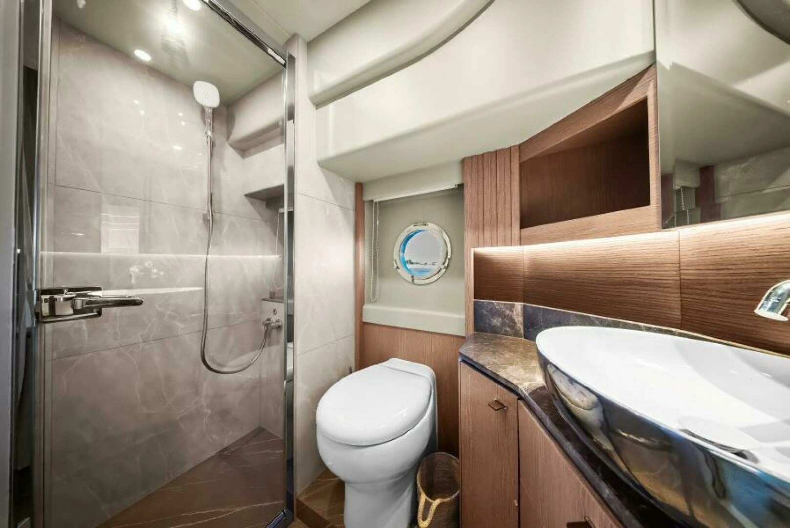 2025 Absolute Navetta 53 - Image 17