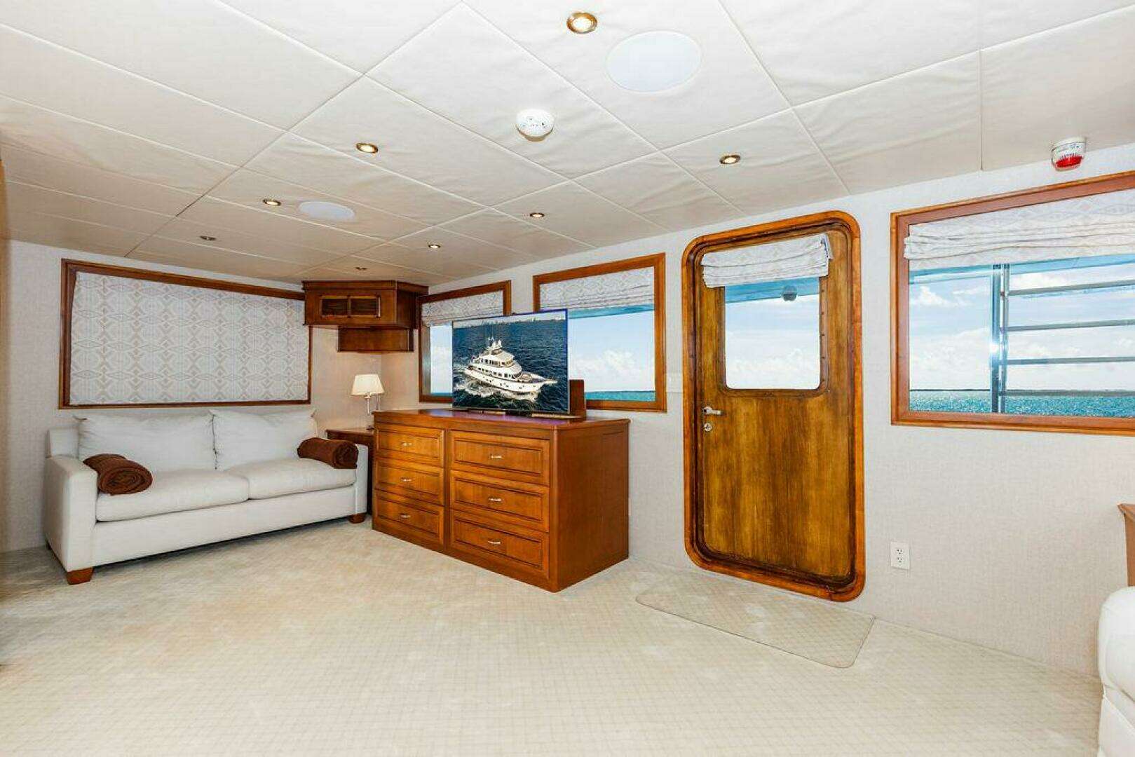 2009 Crystal Yachts Enclosed Pilothouse - Image 23
