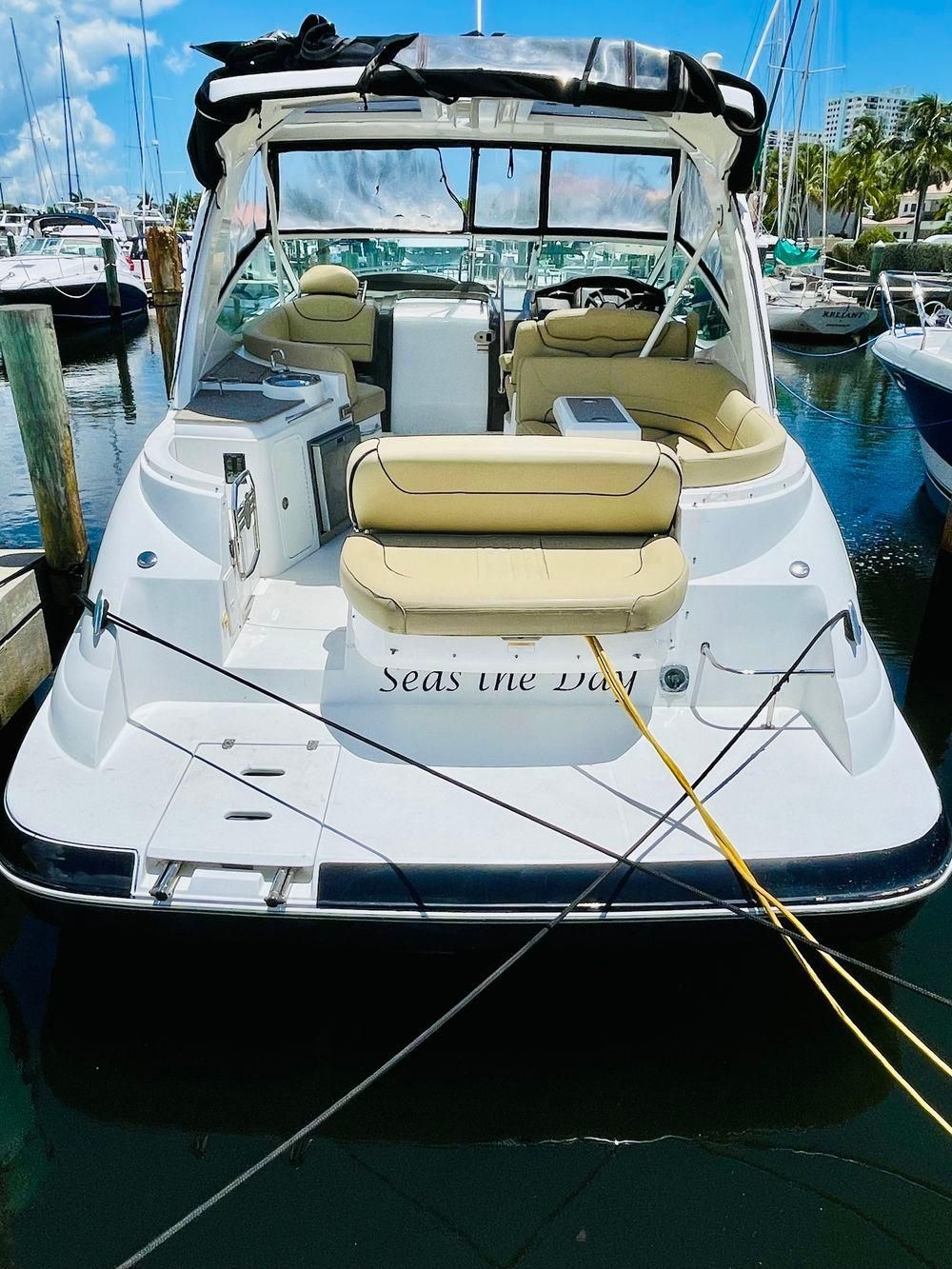 2012 Cruisers Yachts 350 Express - 7