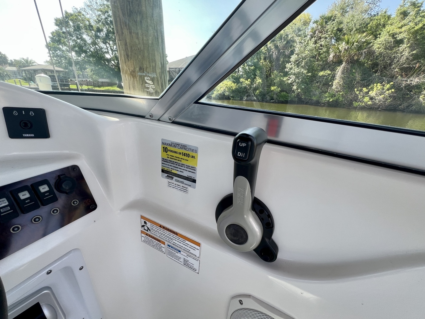 2013 Hurricane SunDeck 187 OB - Image 18