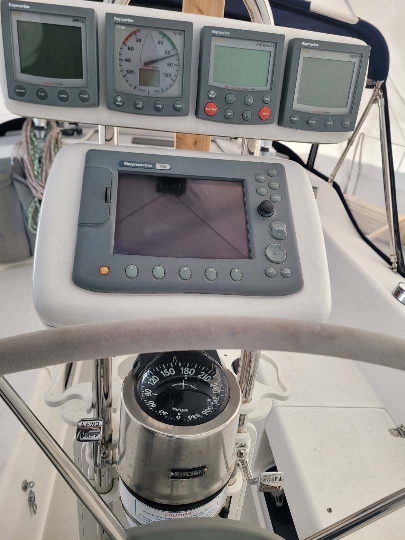 2006 Catalina 320 - Image 11