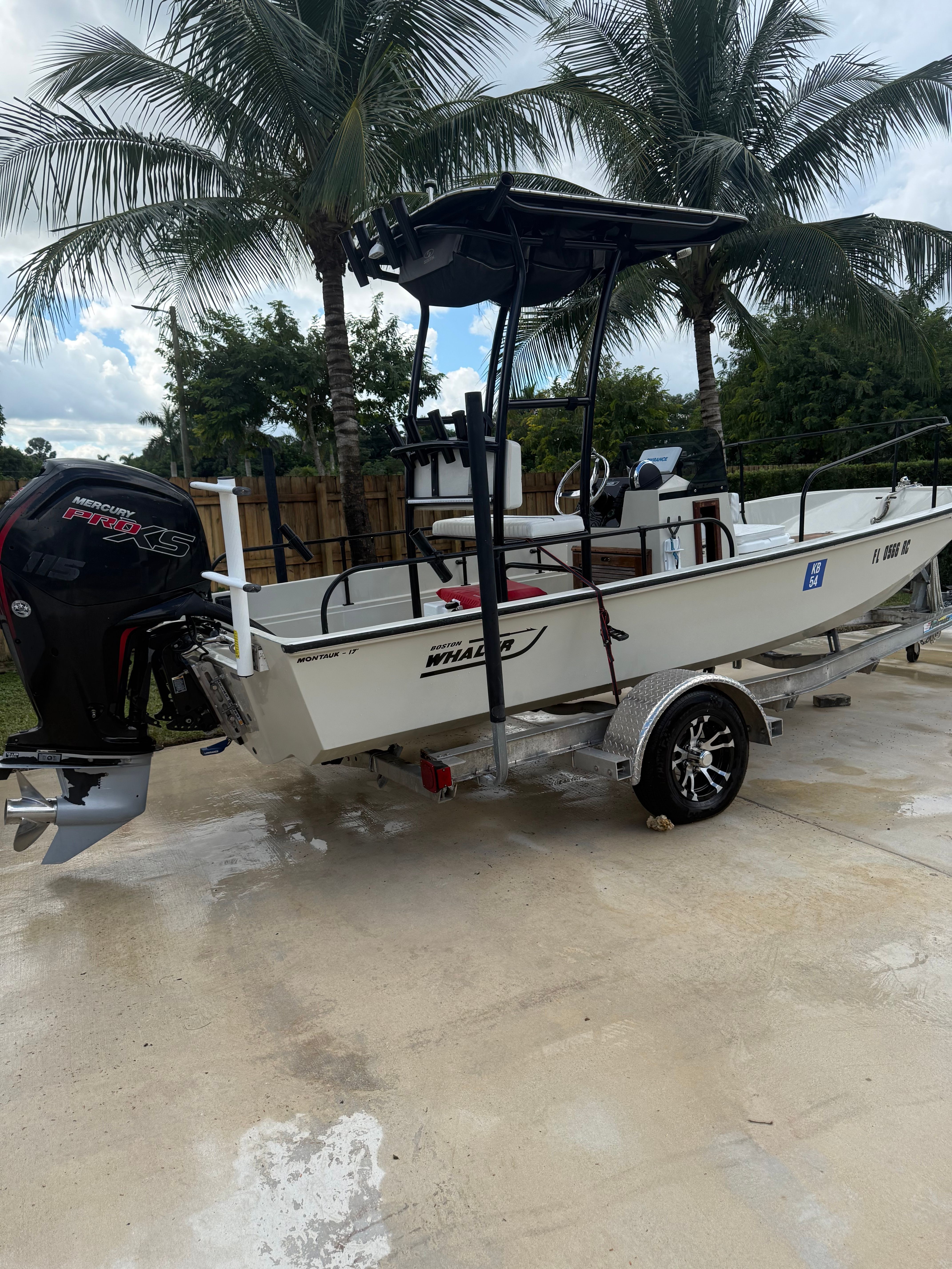 1987 Boston Whaler Mountauk-17