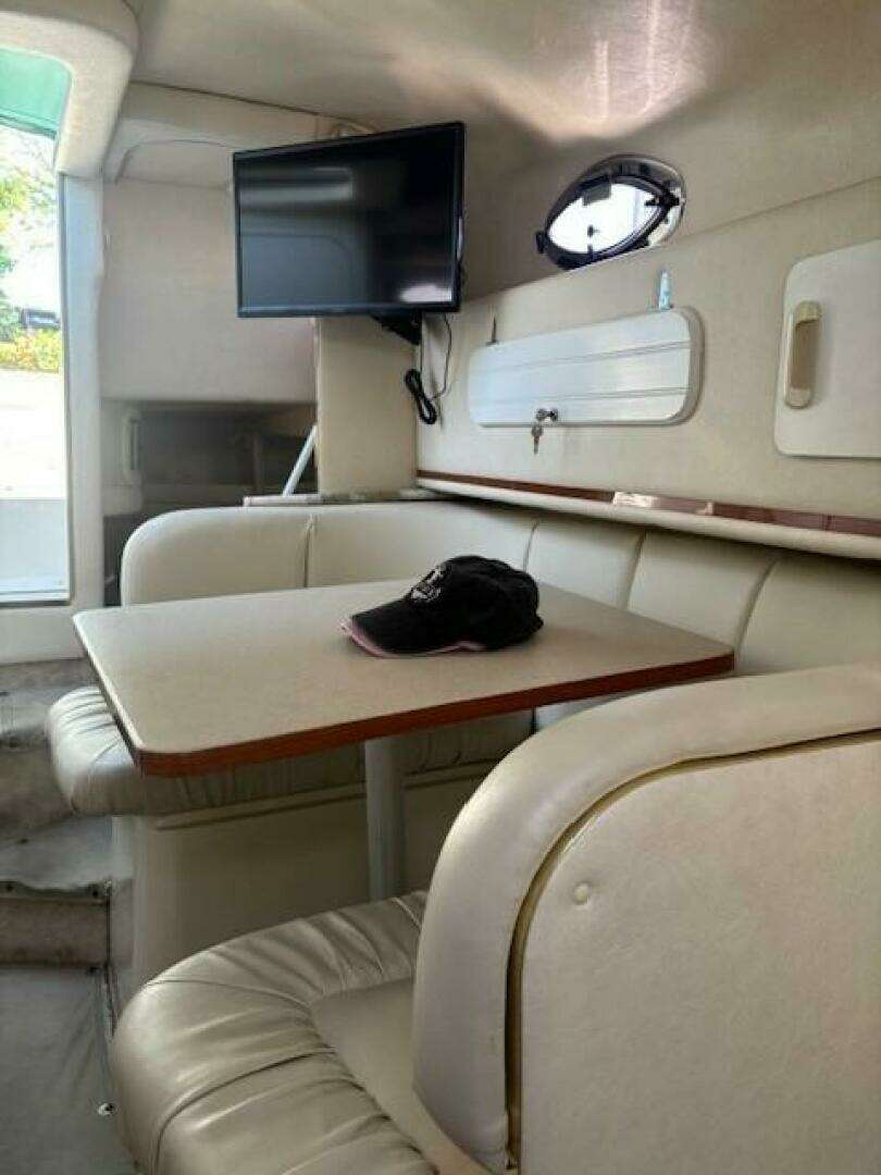 2000 Sea Ray 270 Sundancer - Image 4