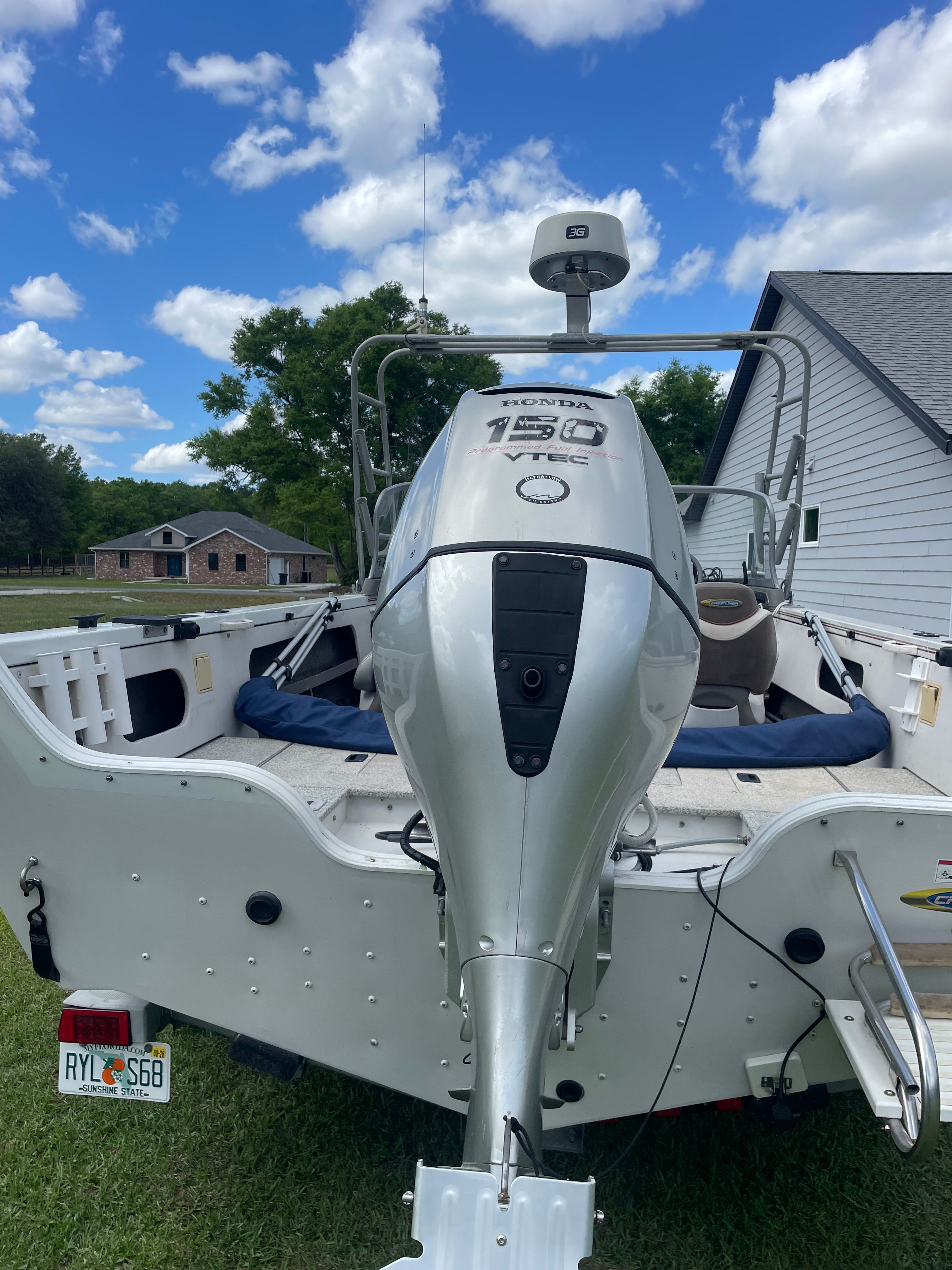Crestliner Mirage 2000 boat with Honda 150 VTEC engine, 2007 model.