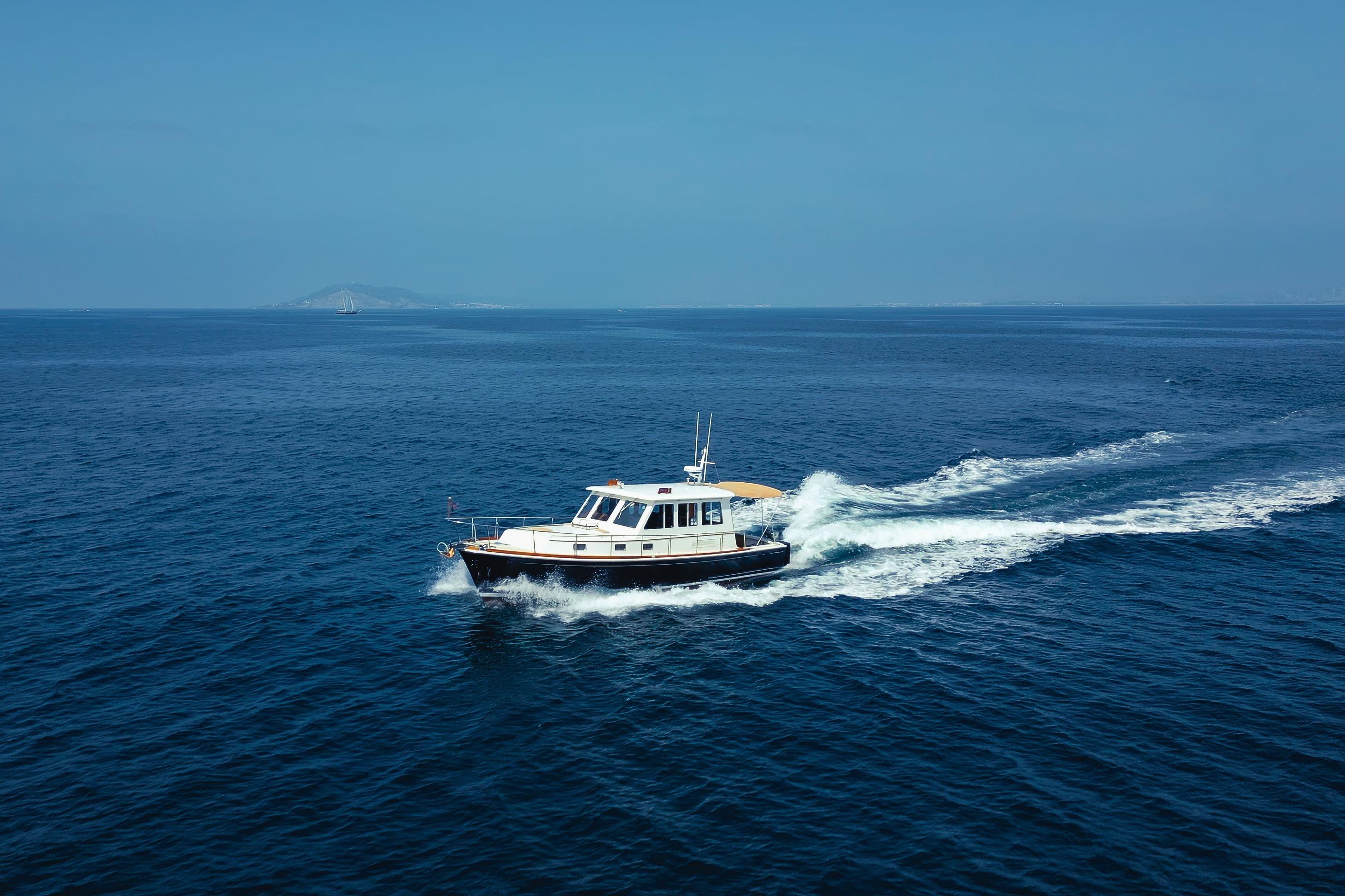 1998 Grand Banks 43 Eastbay EX