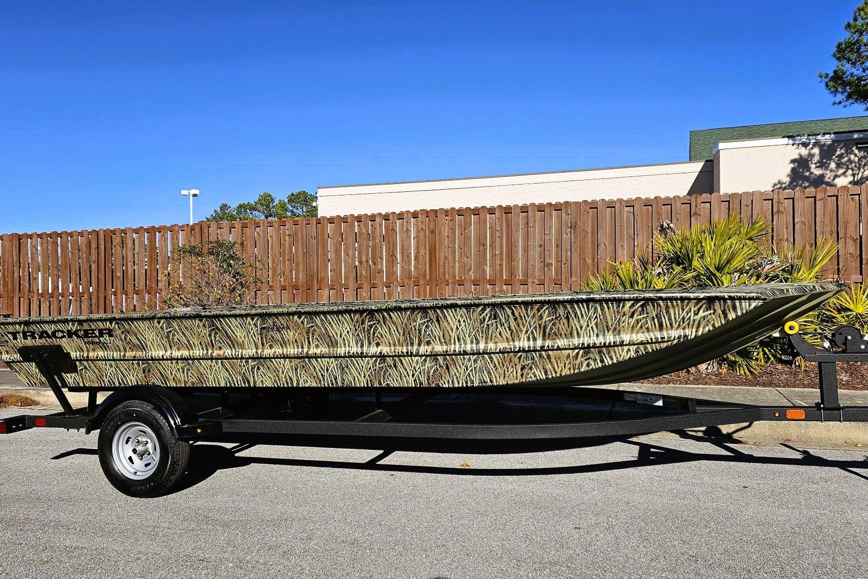 2025 Tracker Grizzly 1860 Utility