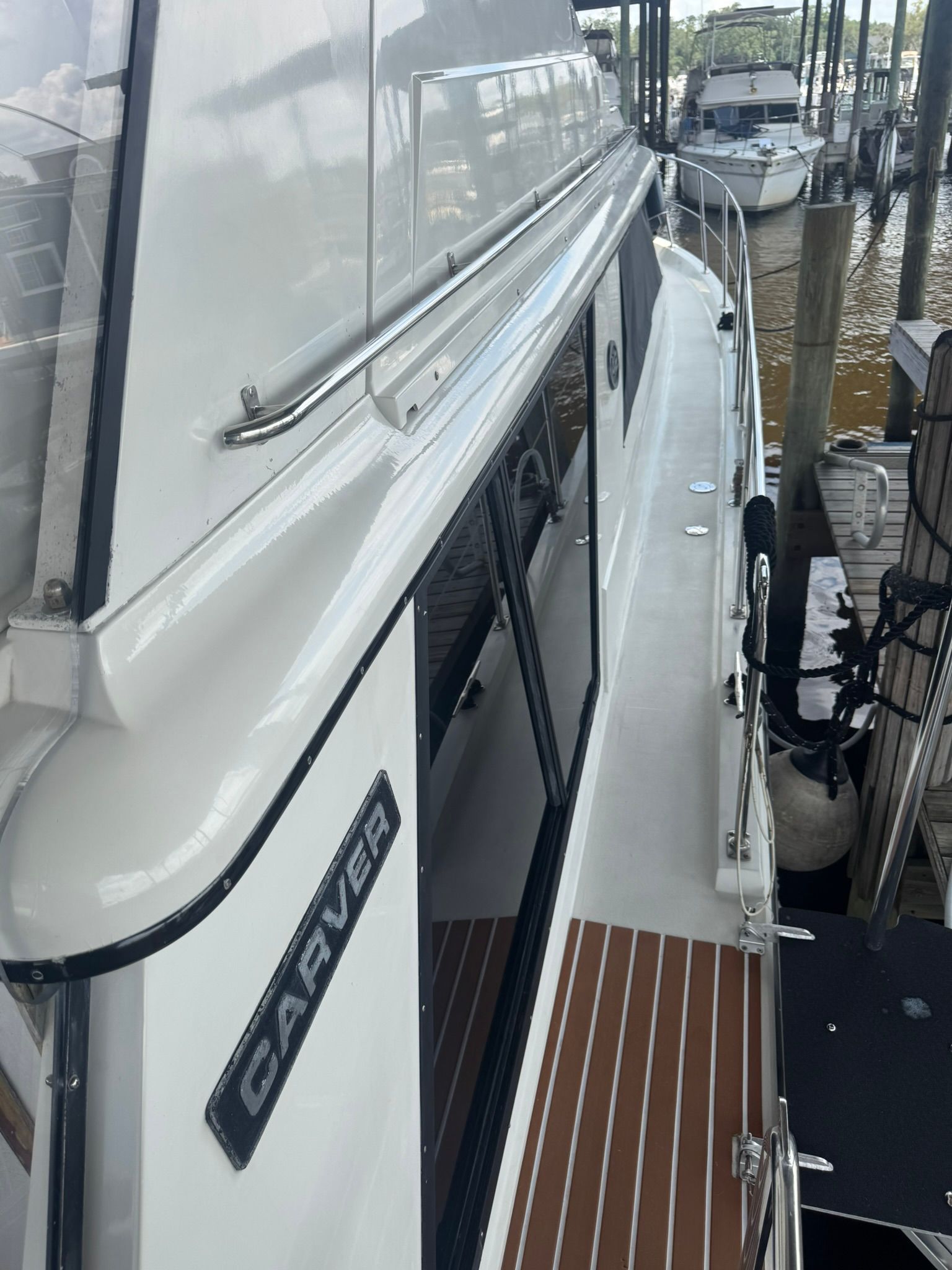 1988 Carver 4207 - 11